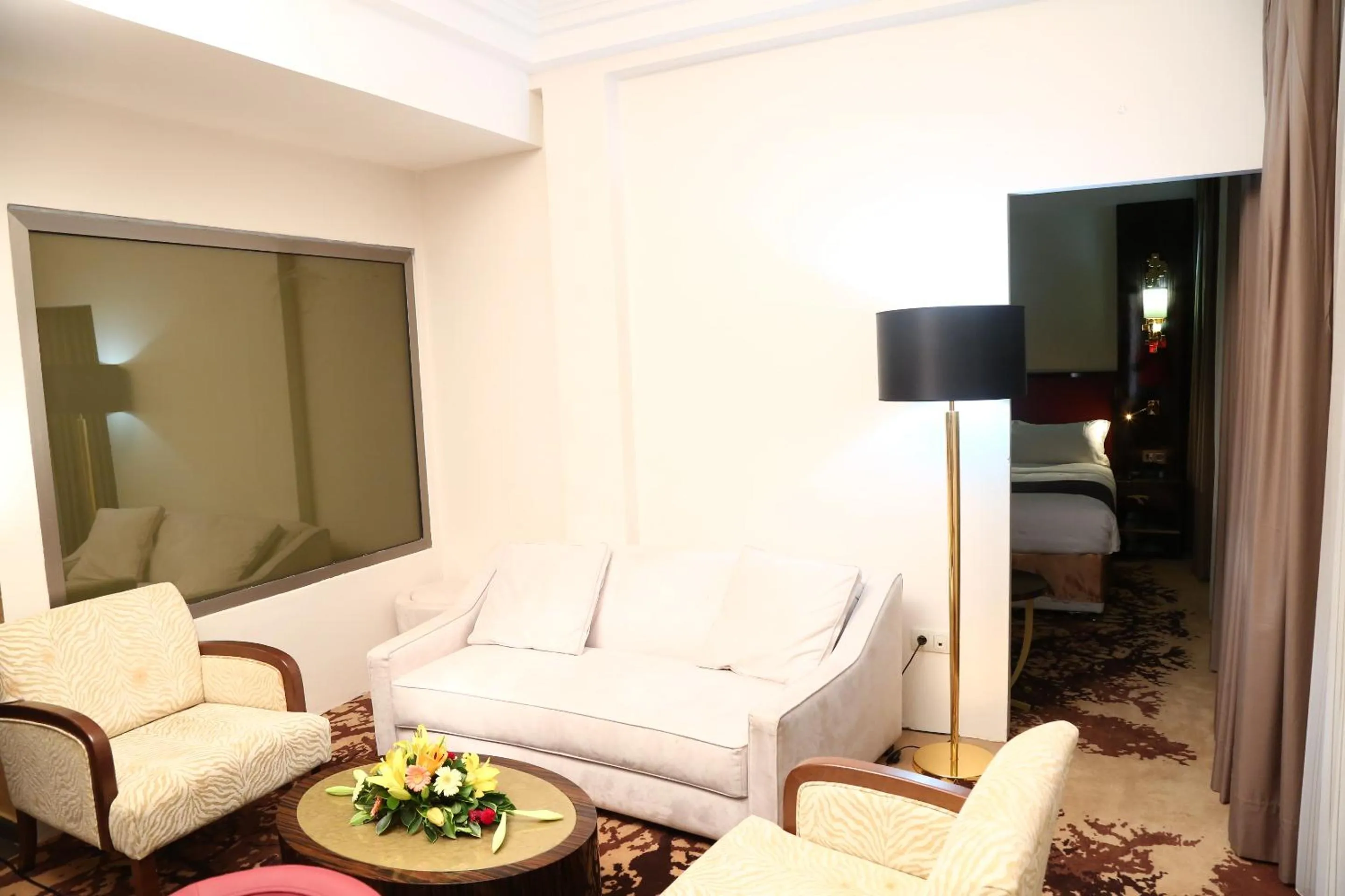 Living room in Hôtel Fleur de Lys Plateau