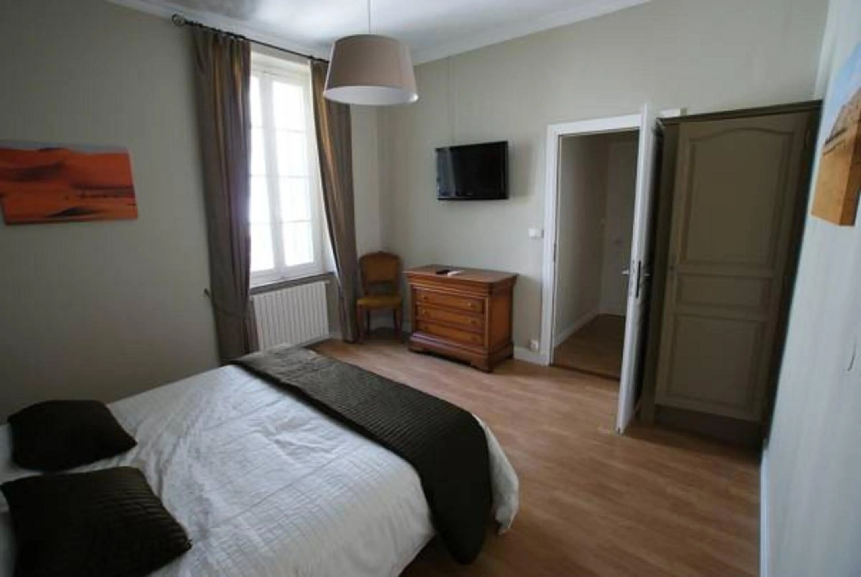 Photo of the whole room in Carcassonne Guesthouse