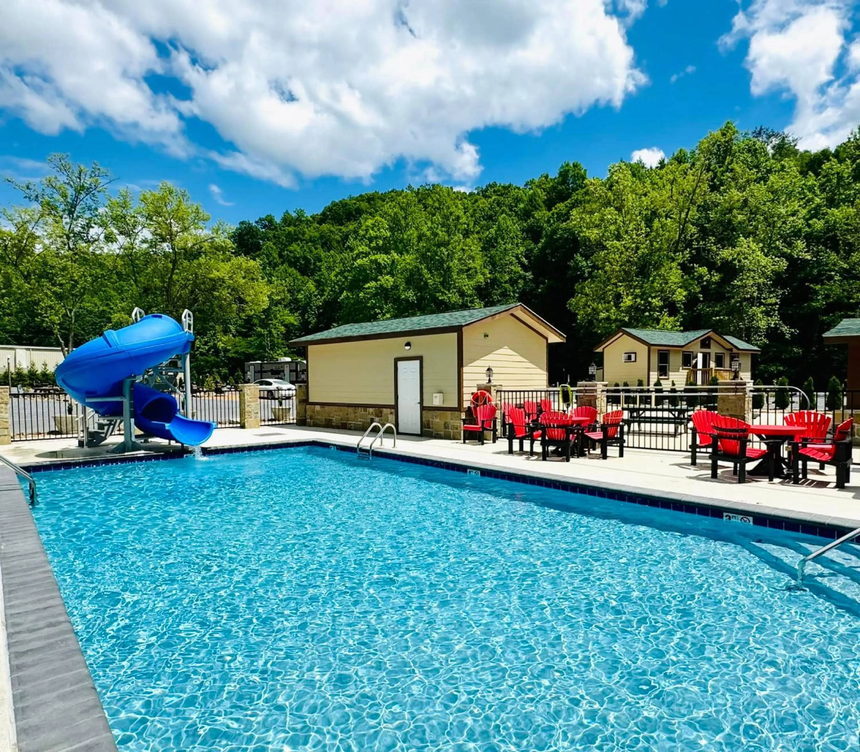 Pool view in Dudley Creek RV Resort