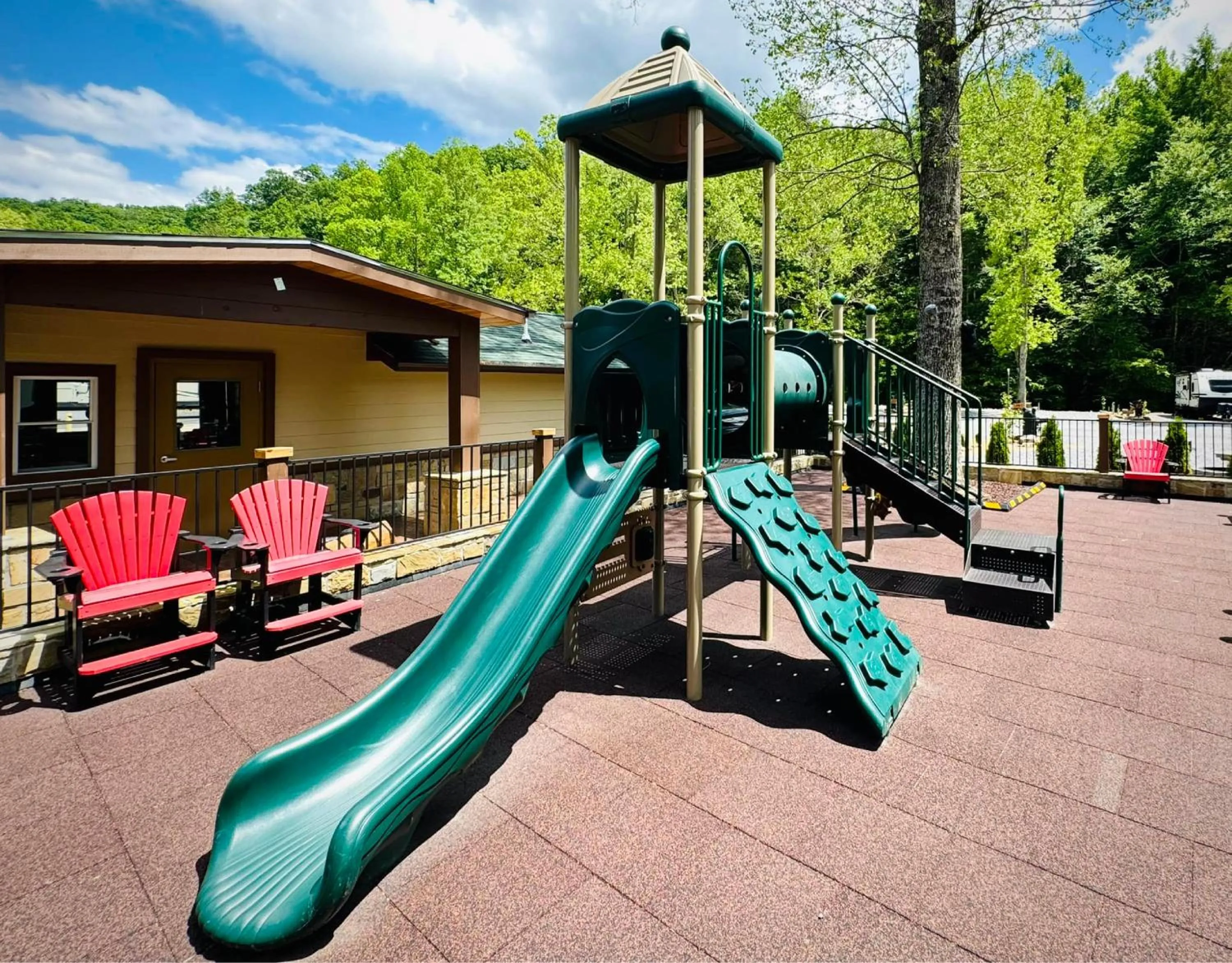 Children play ground in Dudley Creek RV Resort