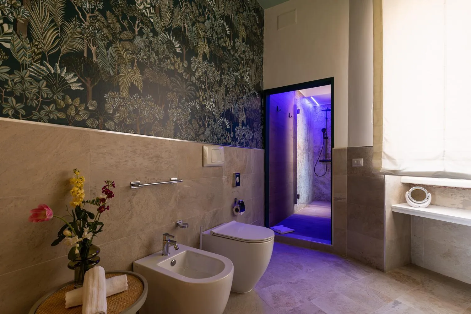 Shower in Navona 49 Luxury Suites&Apartment
