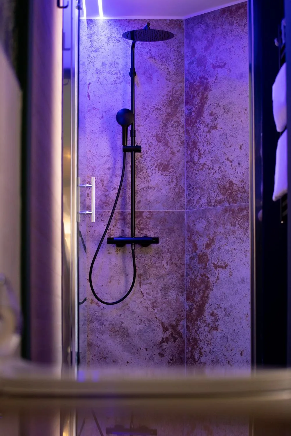 Shower in Navona 49 Luxury Suites&Apartment
