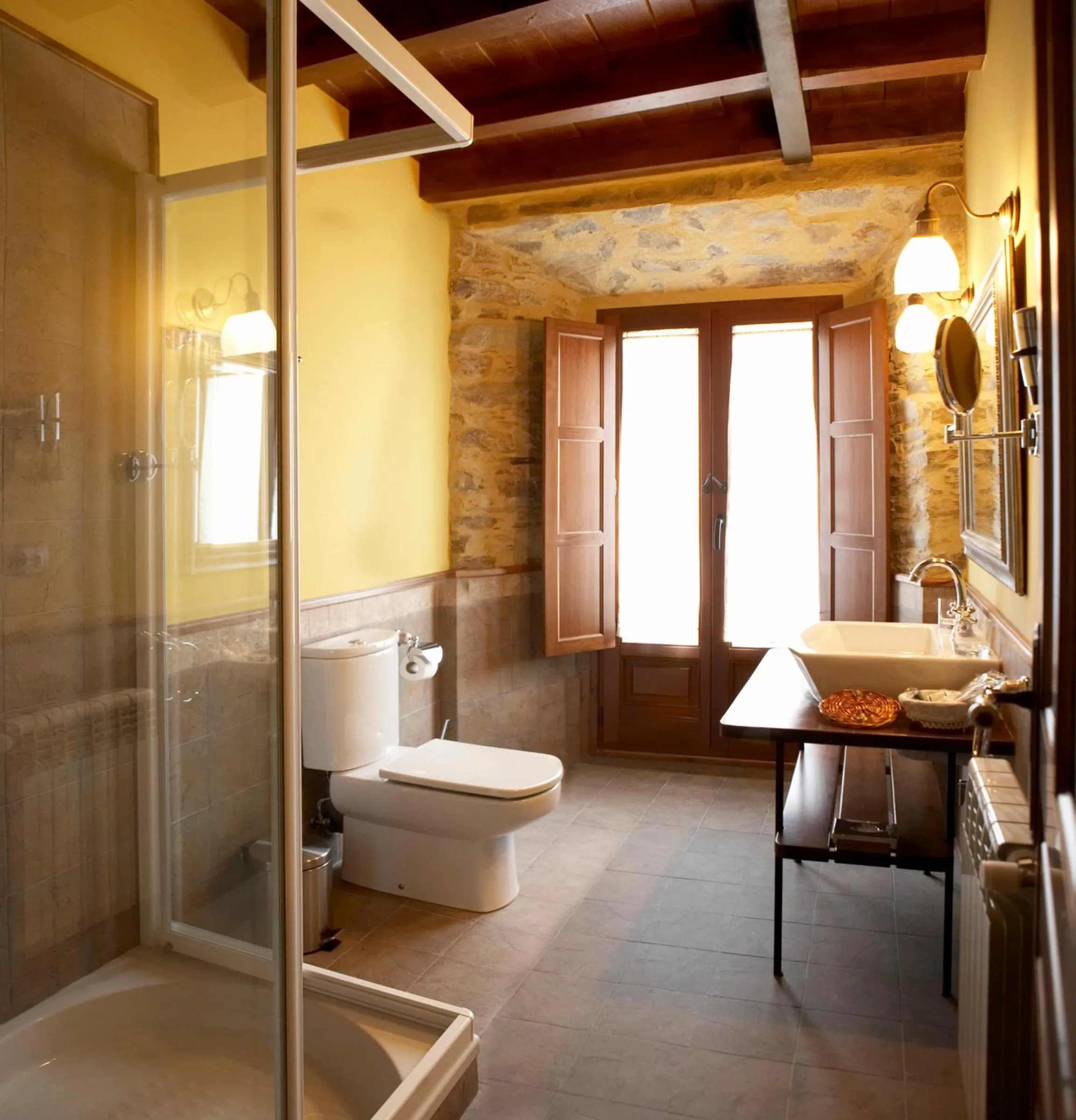 Shower in Hotel Rural Casona Trabadelo
