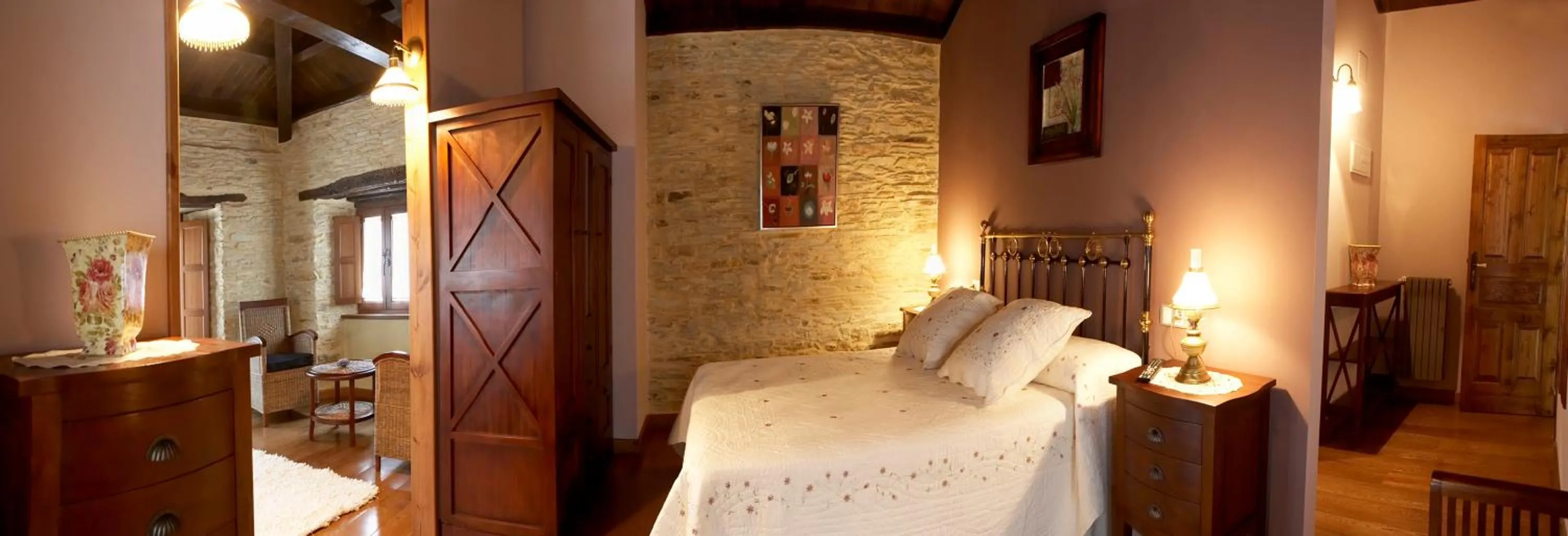 Toilet, Bed in Hotel Rural Casona Trabadelo