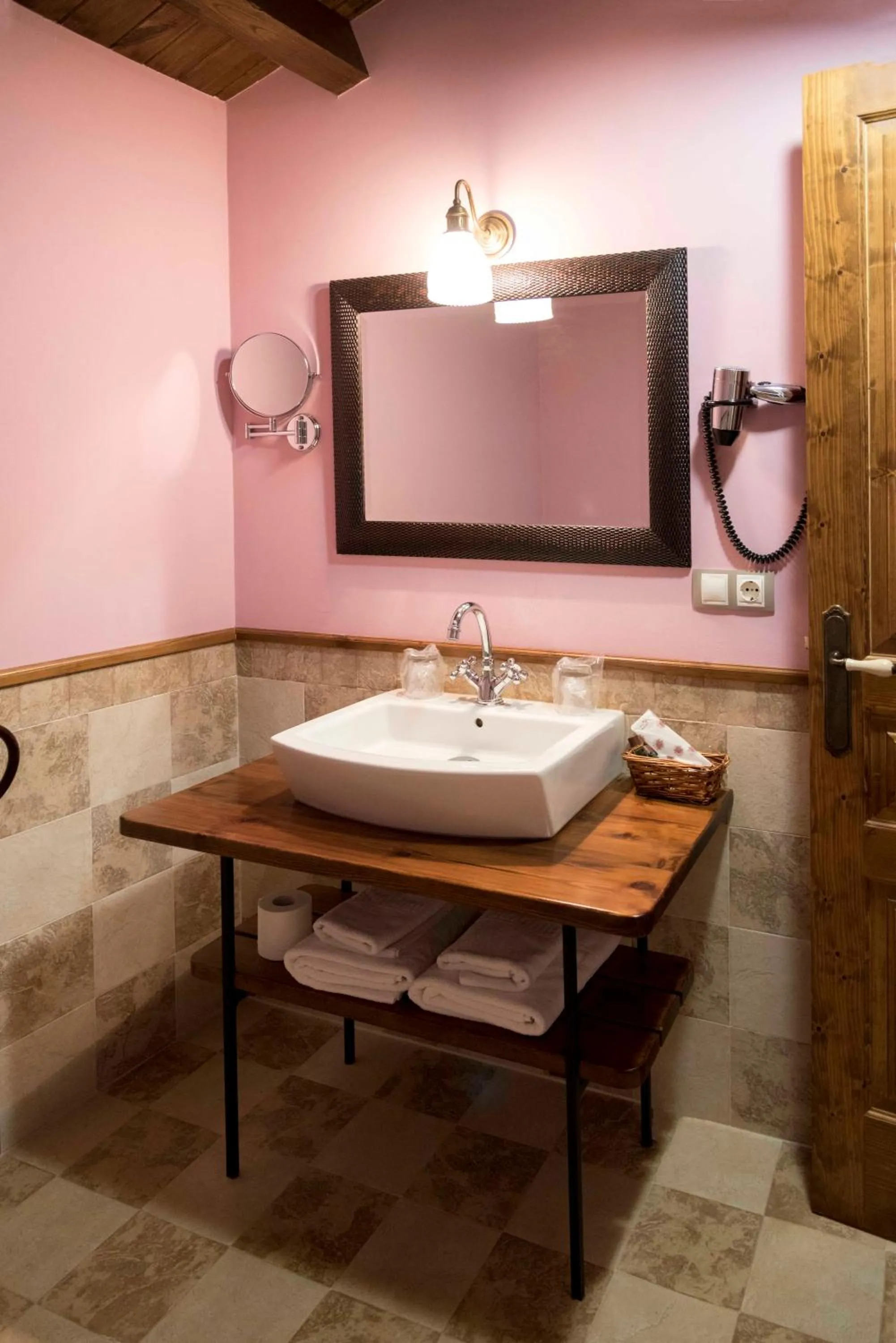 Bathroom in Hotel Rural Casona Trabadelo