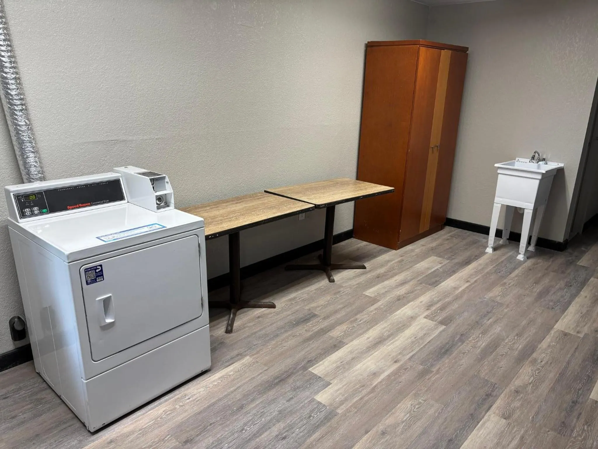 laundry in HomeTowne Studios by Red Roof Hagerstown - Williamsport, MD