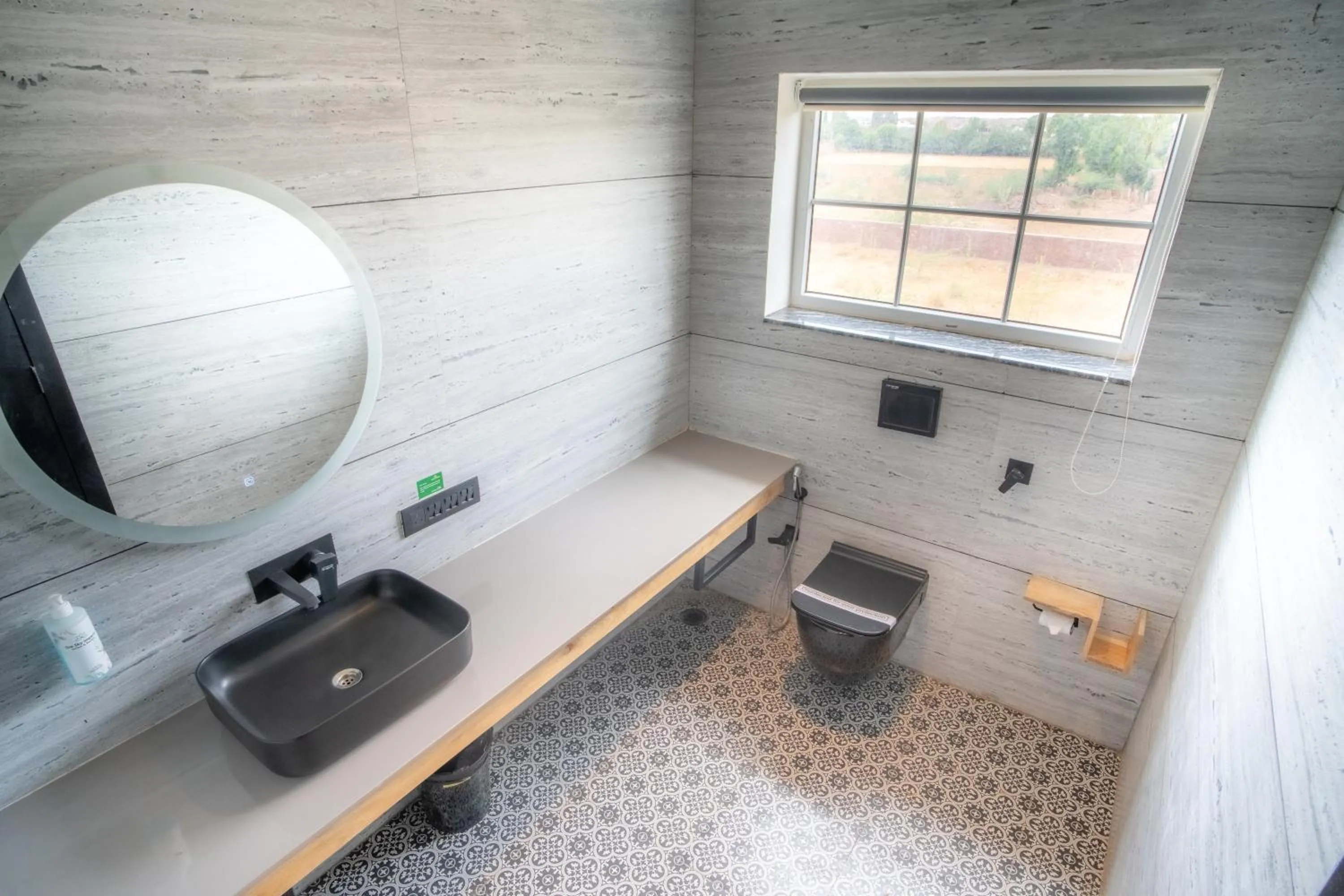 Toilet in The Sky Imperial, Jodhpur