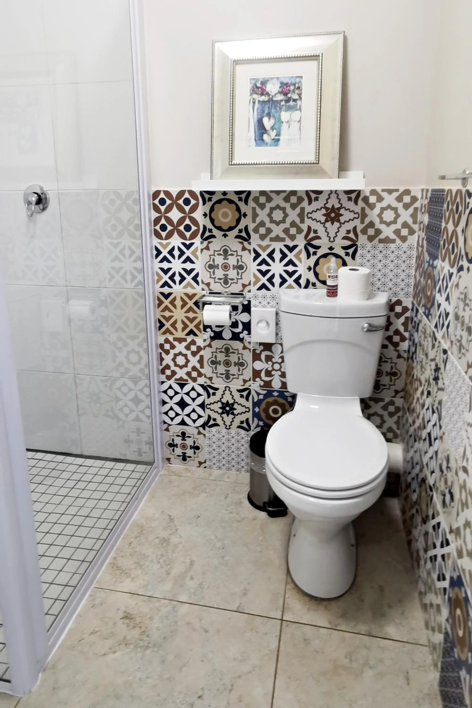 Shower in Bokmakierie Gastehuis Emalahleni Pty Ltd