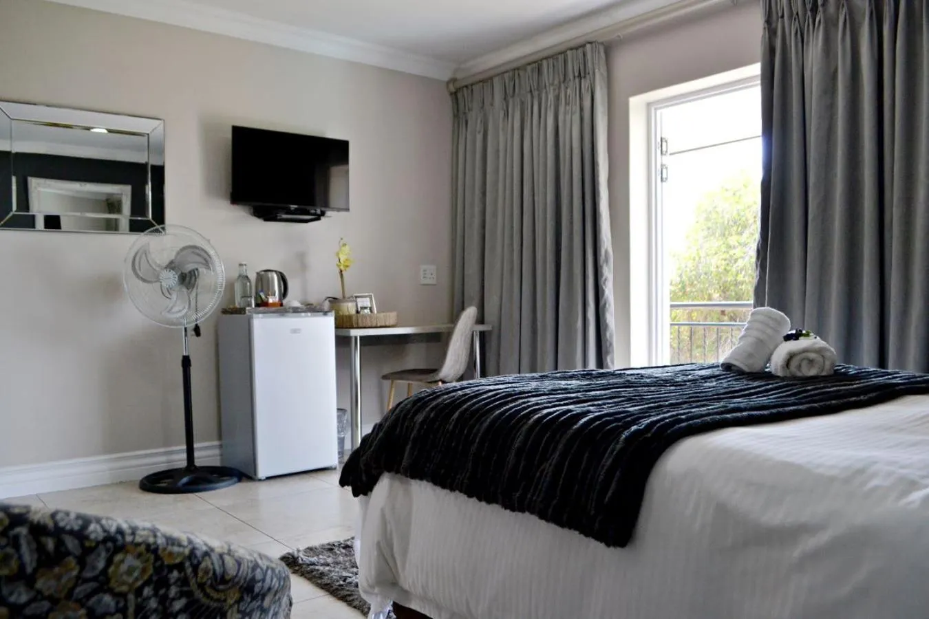 Photo of the whole room, Bed in Bokmakierie Gastehuis Emalahleni Pty Ltd