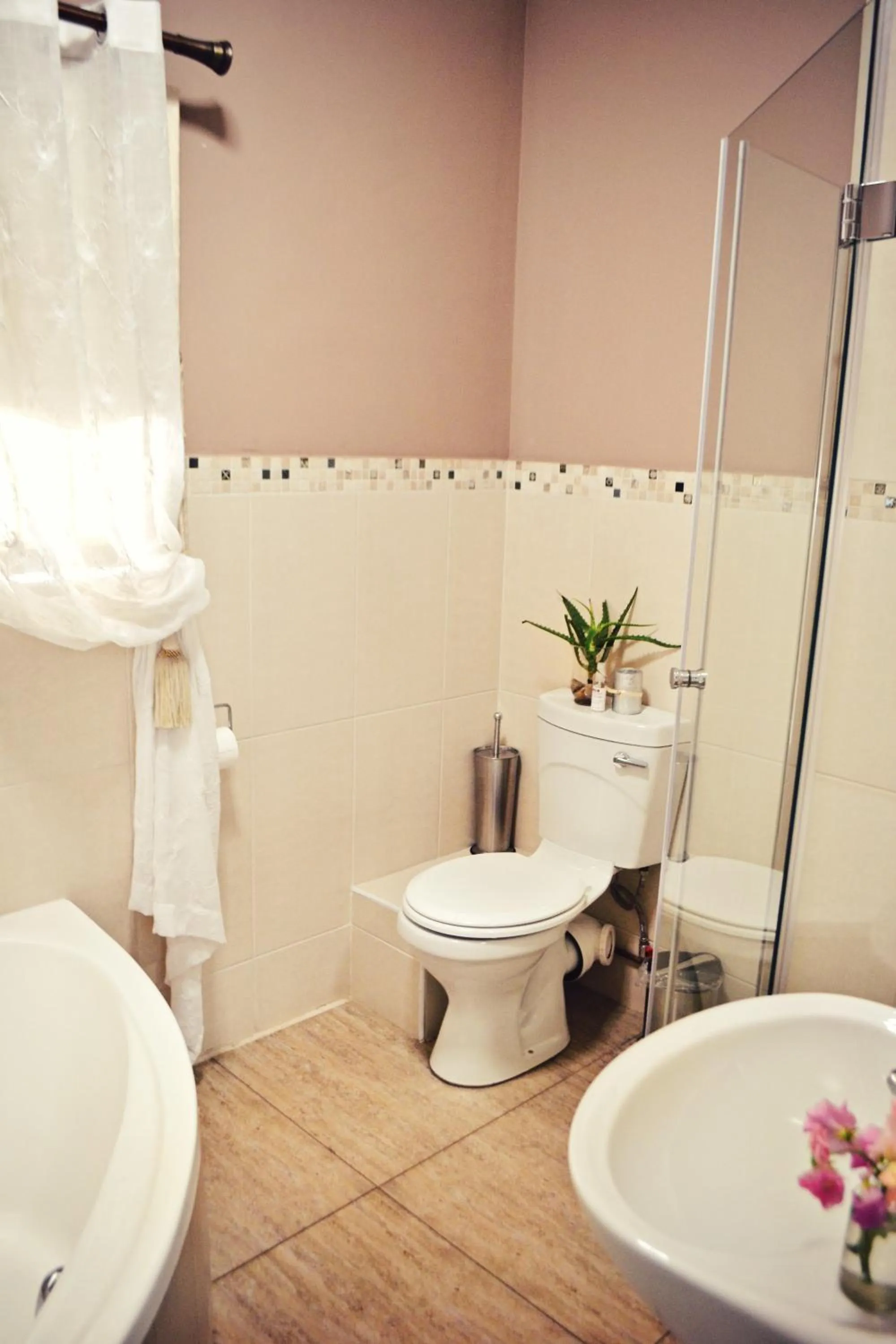 Bathroom in Bokmakierie Gastehuis Emalahleni Pty Ltd