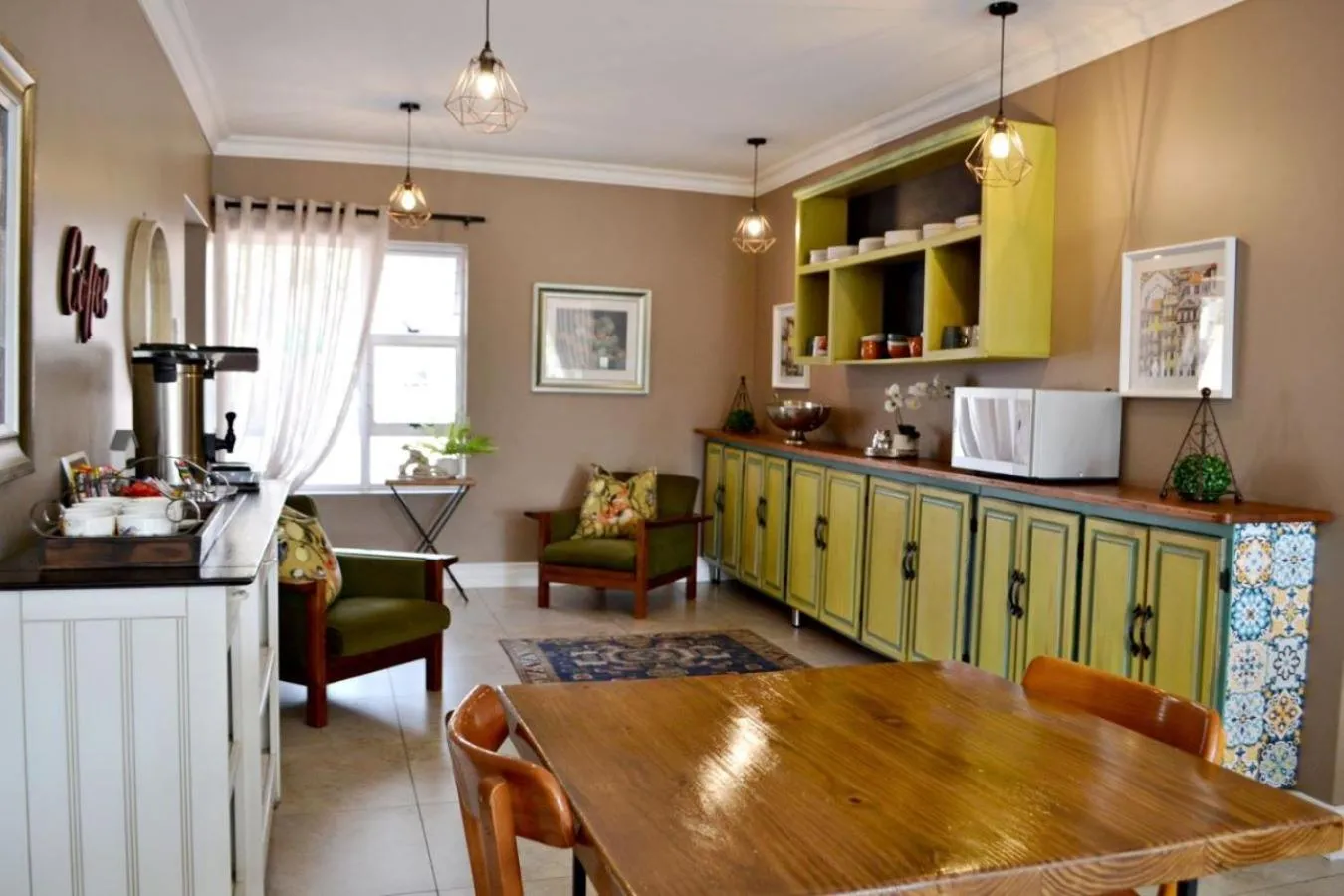 Coffee/tea facilities in Bokmakierie Gastehuis Emalahleni Pty Ltd