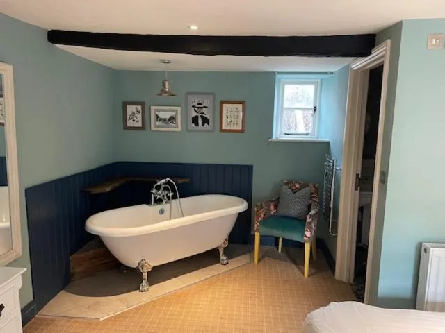 The Golden Pheasant Inn