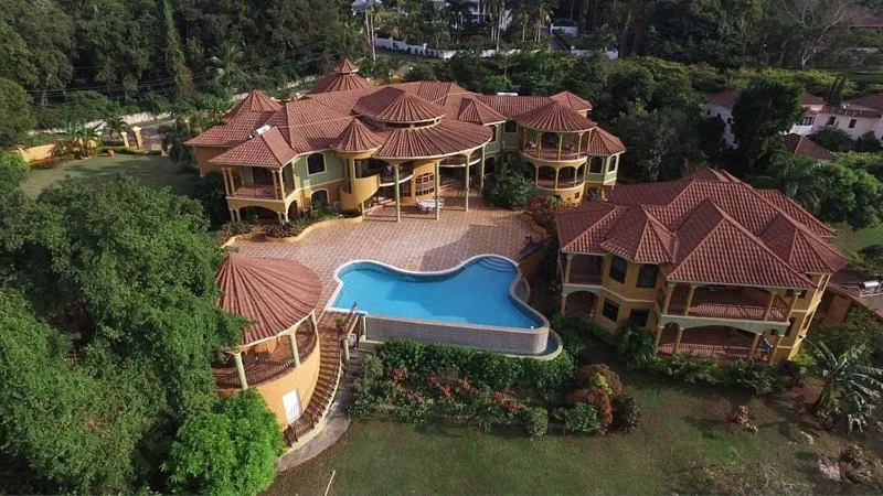 Swimming pool in Milbrooks Resort Jamaica
