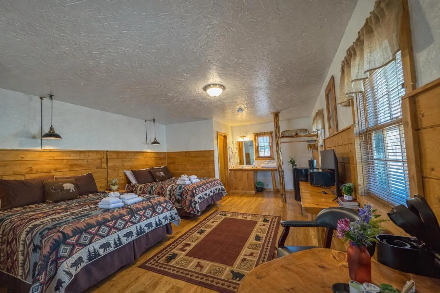 Bed in Chinook Winds Lodge