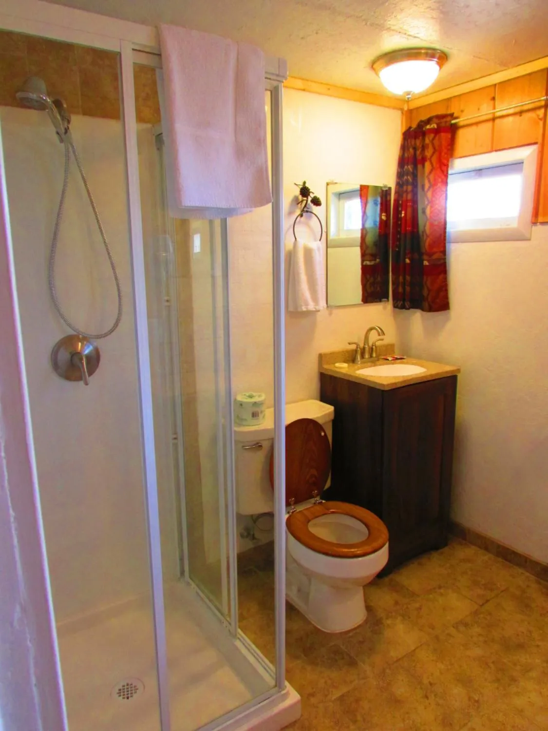 Bathroom in Chinook Winds Lodge