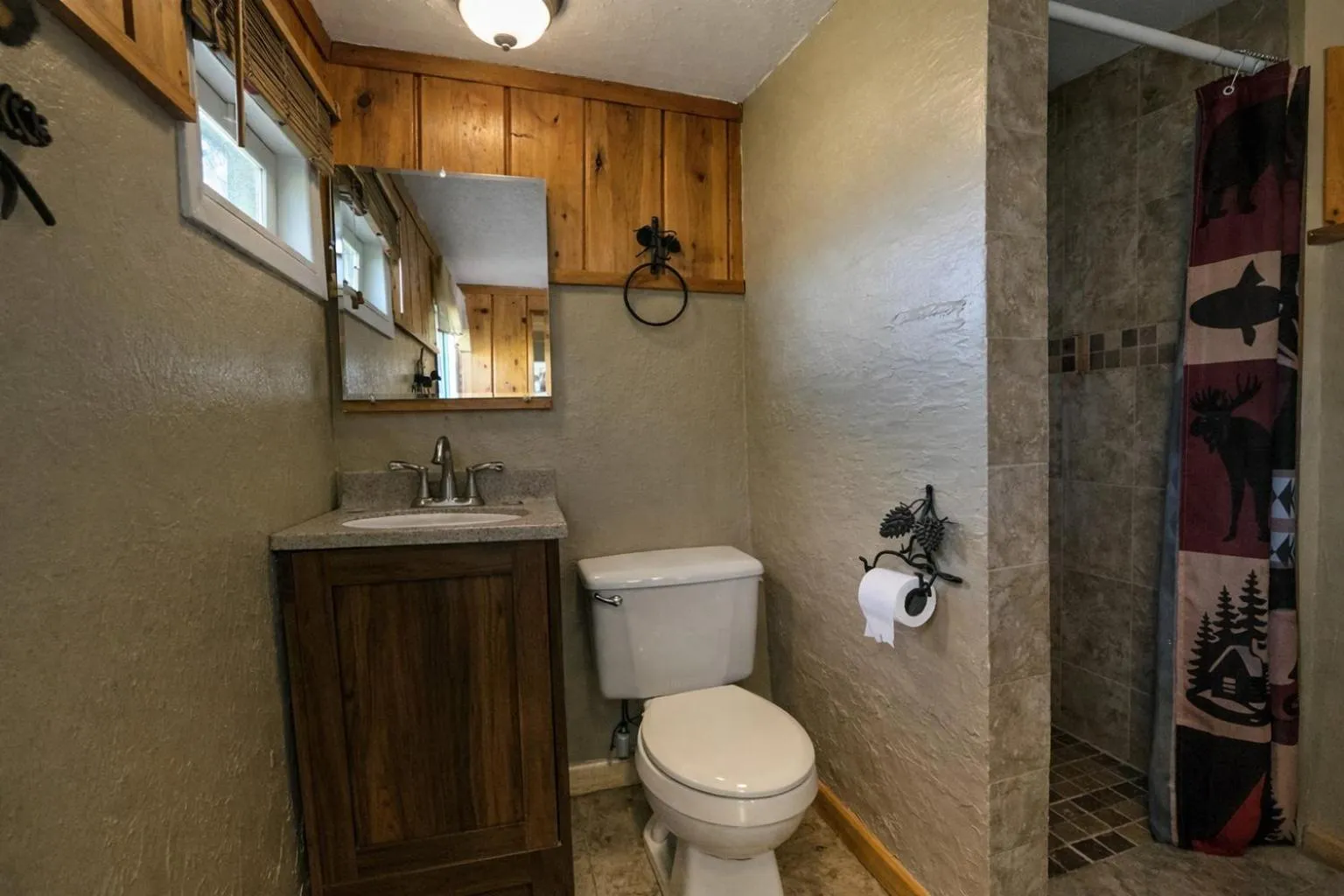 Shower in Chinook Winds Lodge