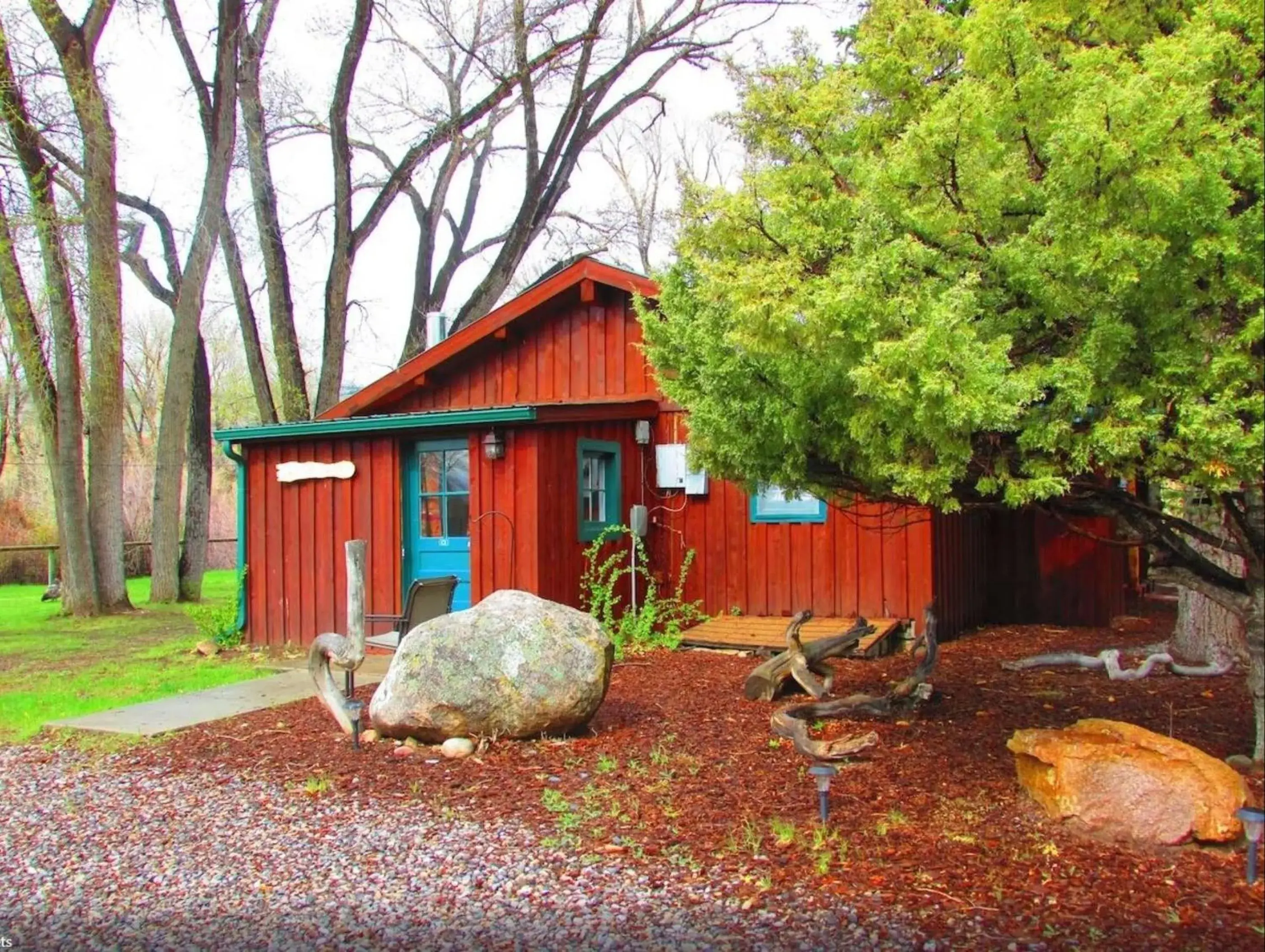 Property building in Chinook Winds Lodge Property building in Chinook Winds Lodge