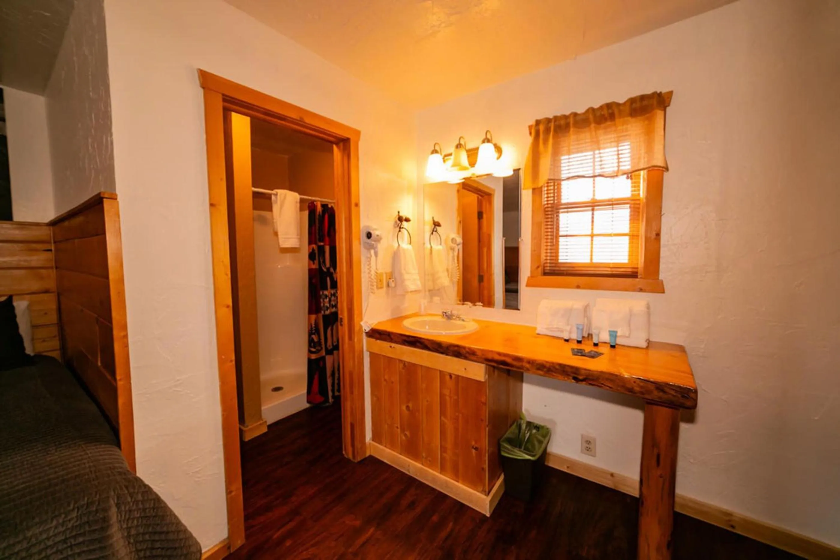 Bathroom in Chinook Winds Lodge
