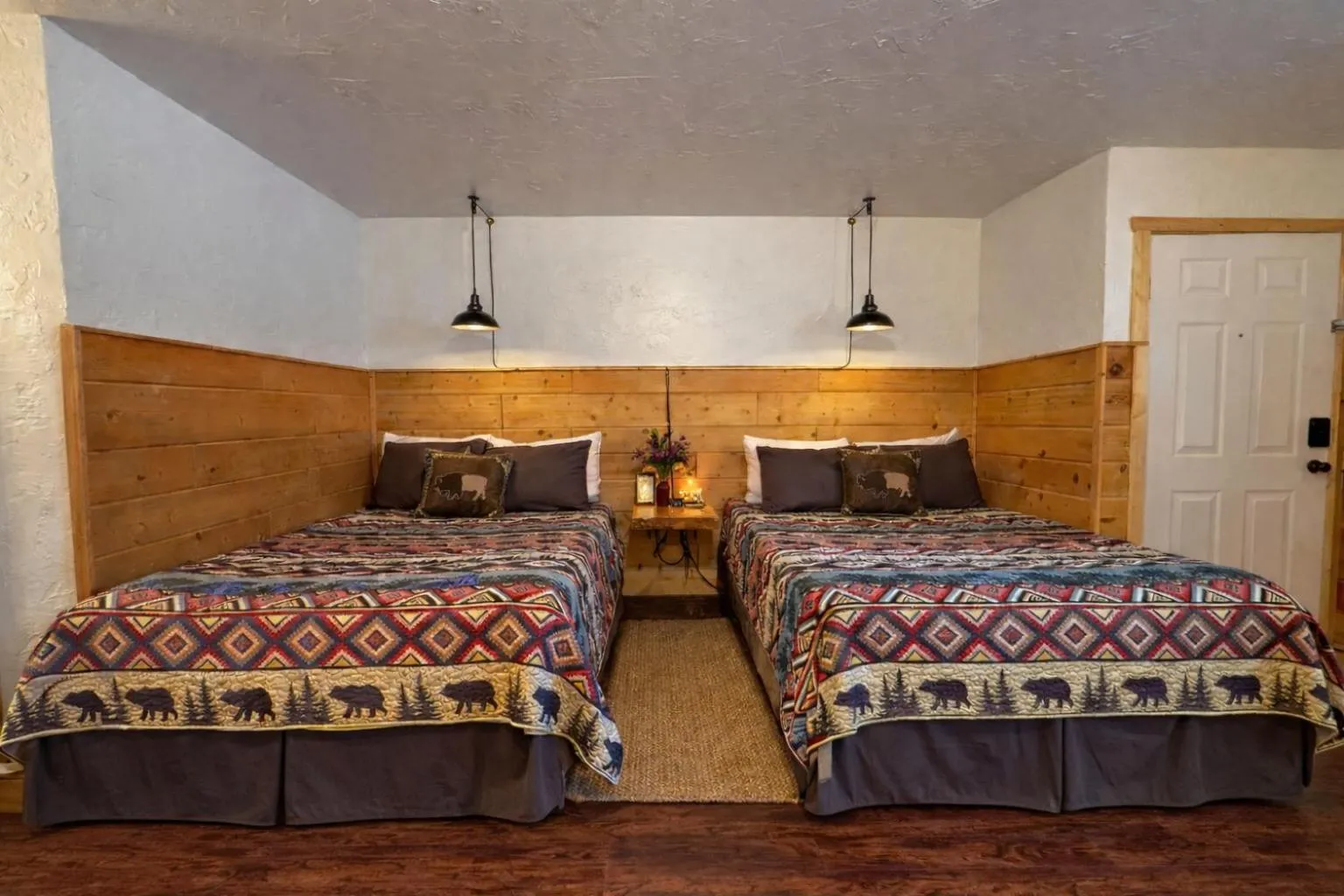 Bed in Chinook Winds Lodge