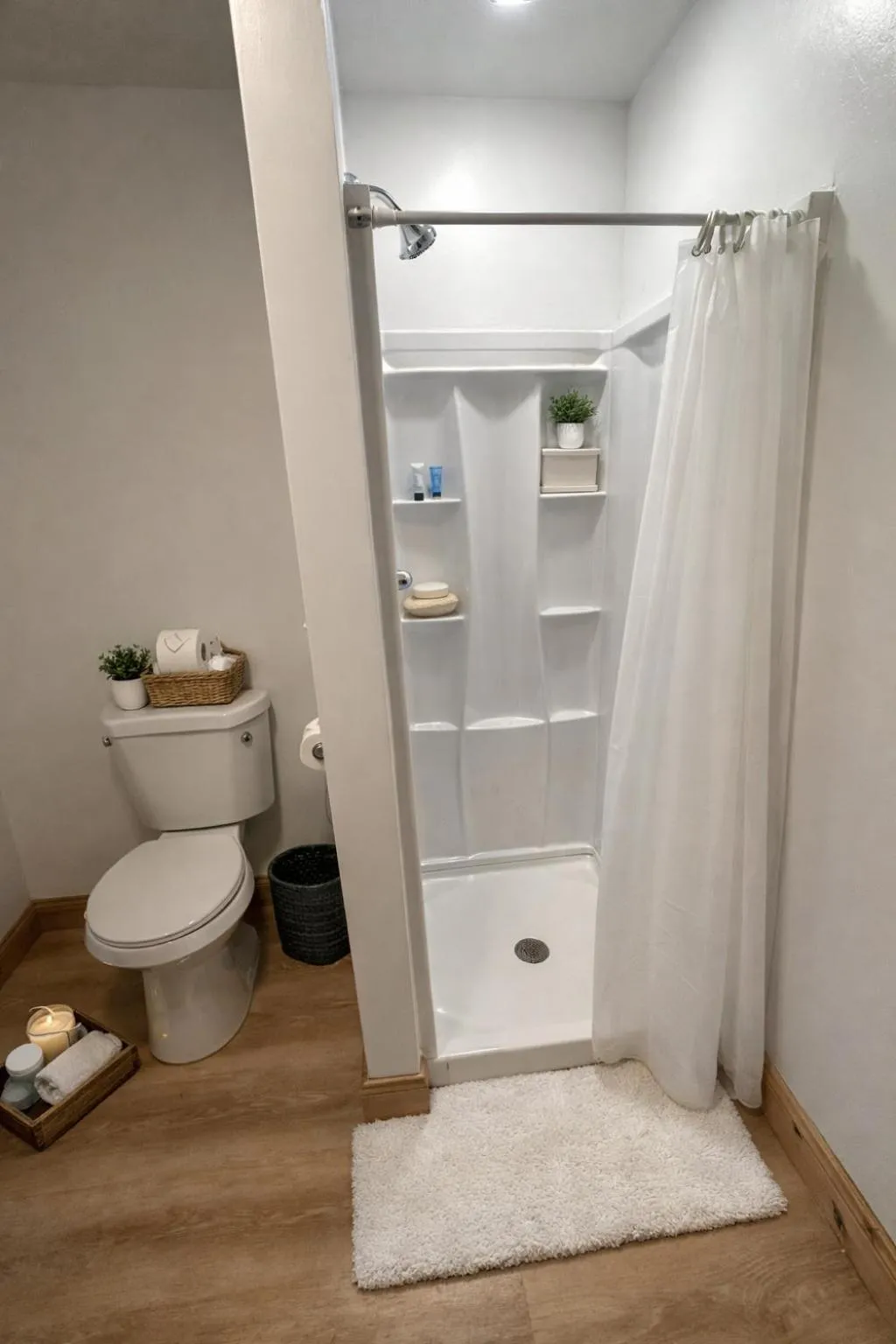 Bathroom in Chinook Winds Lodge