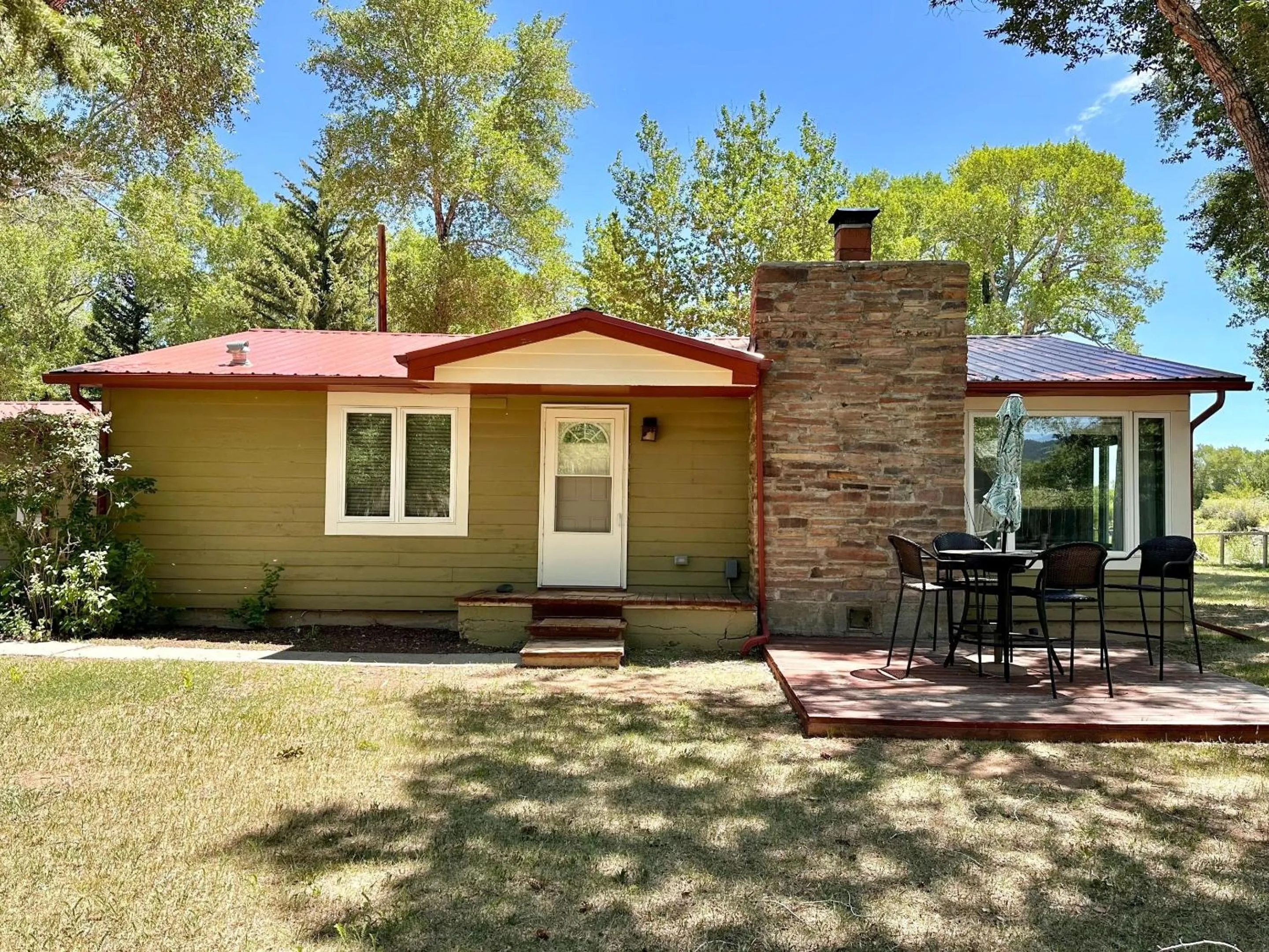 Property building in Chinook Winds Lodge
