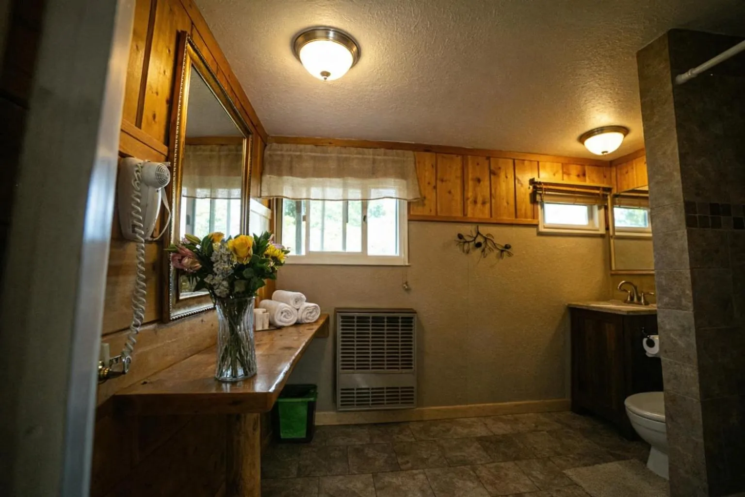 Bathroom in Chinook Winds Lodge
