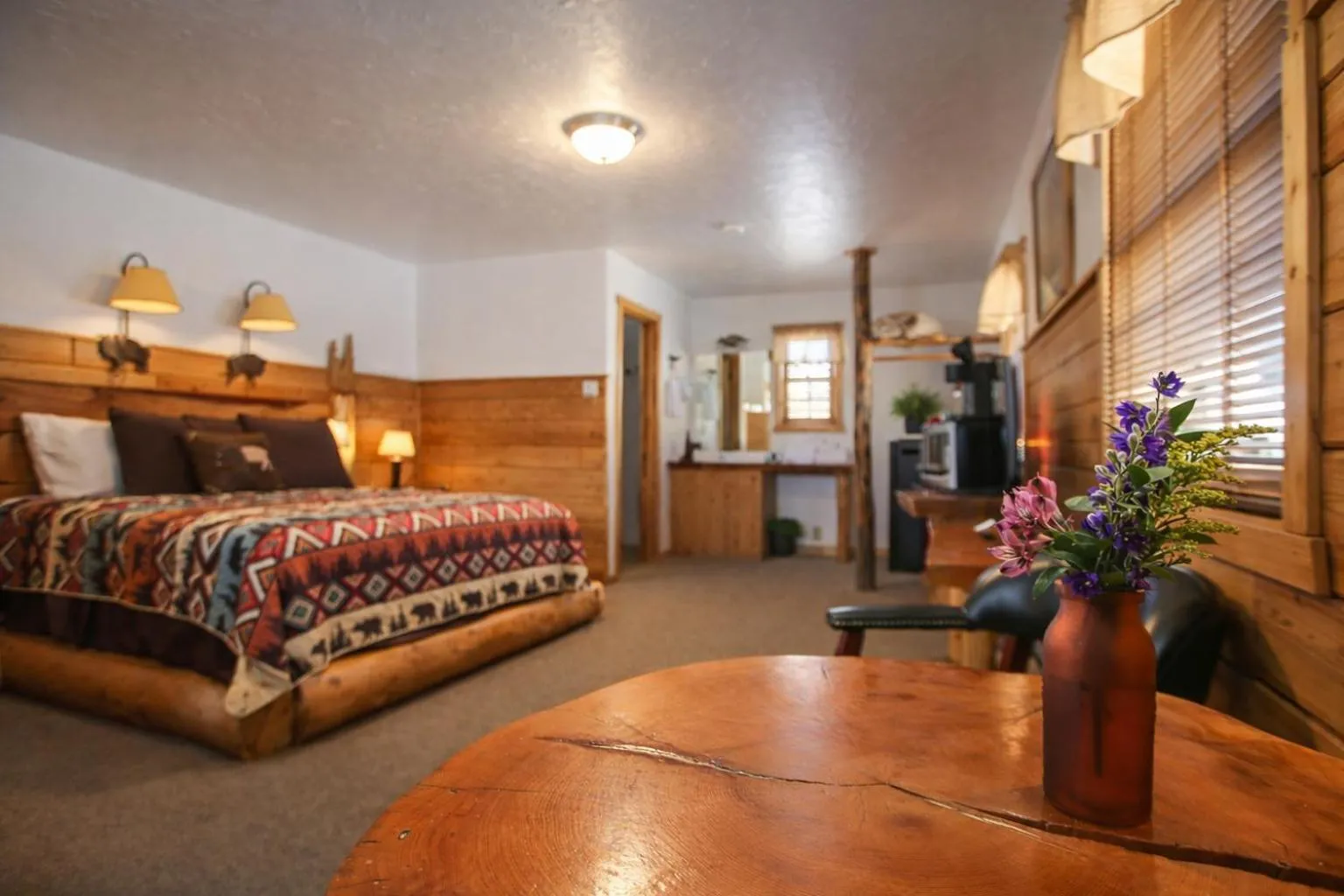 Bed in Chinook Winds Lodge