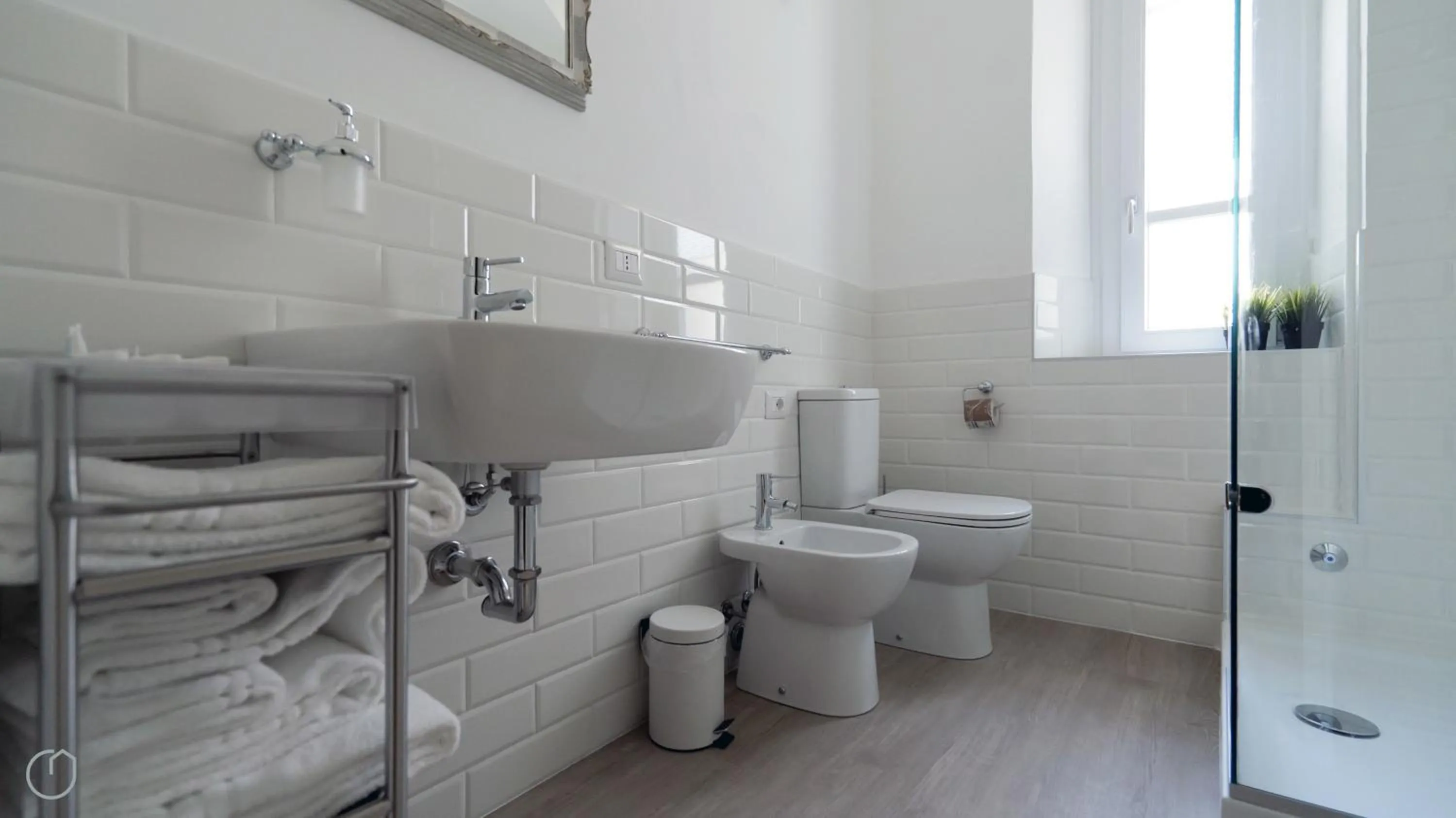 Toilet in Italianway-Melzo 12