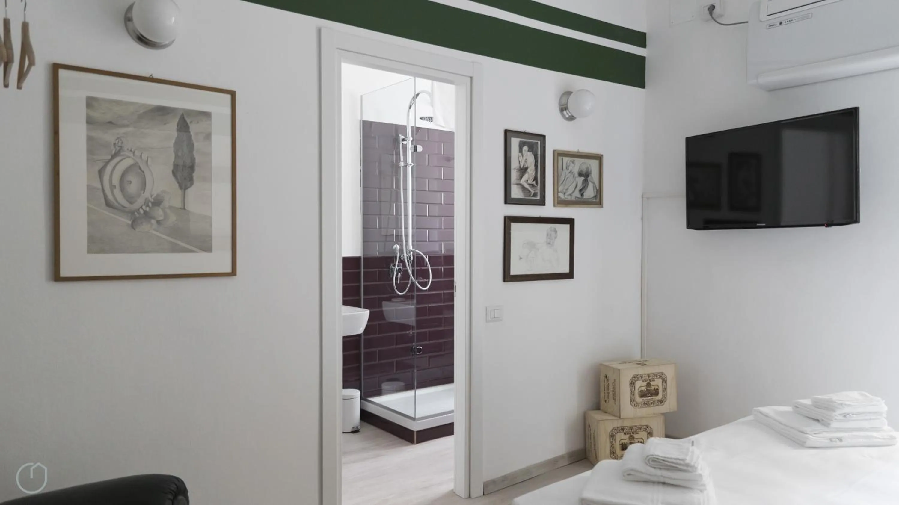 Bathroom, Bed in Italianway-Melzo 12