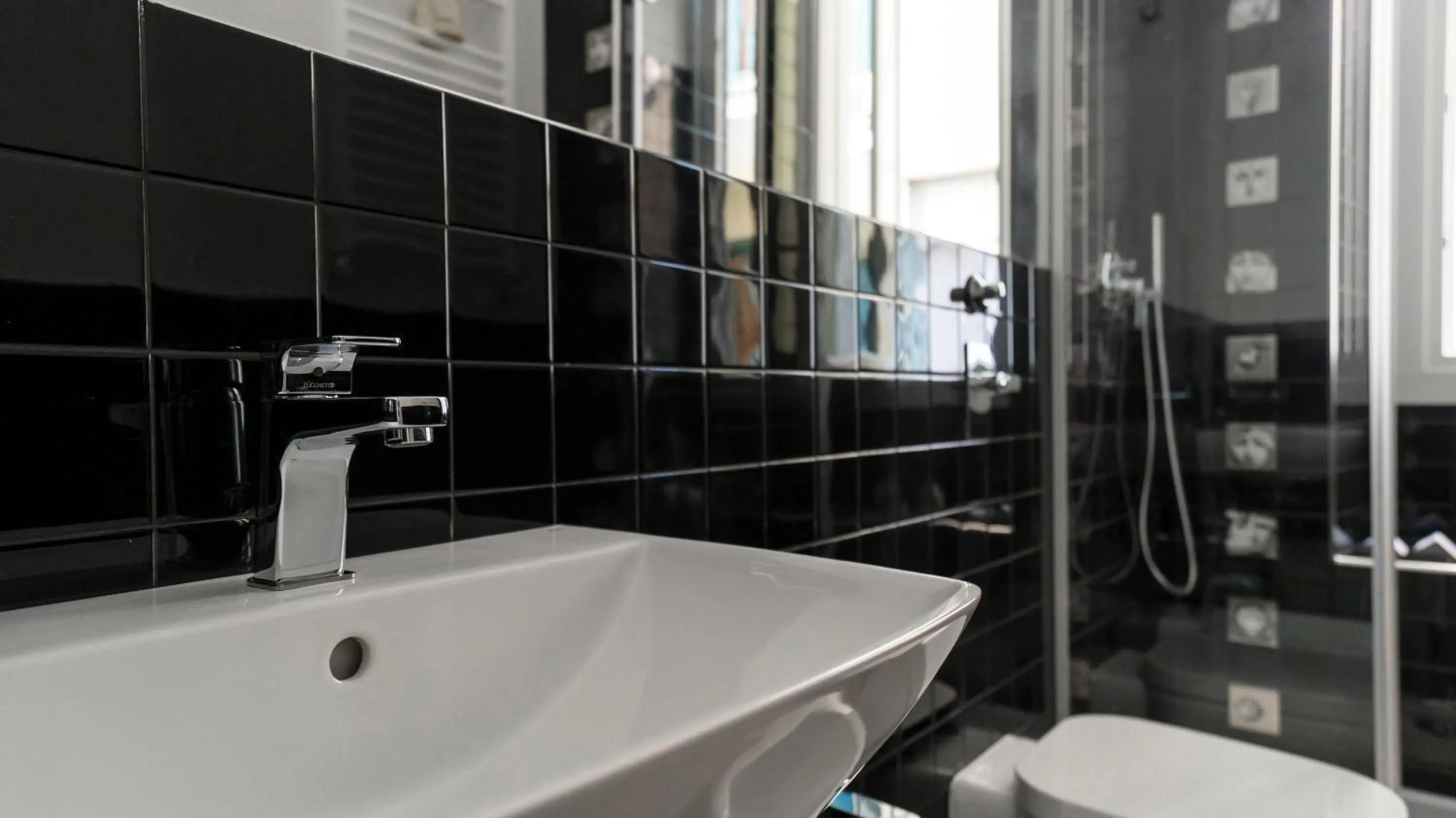 Bathroom in Italianway-Melzo 12