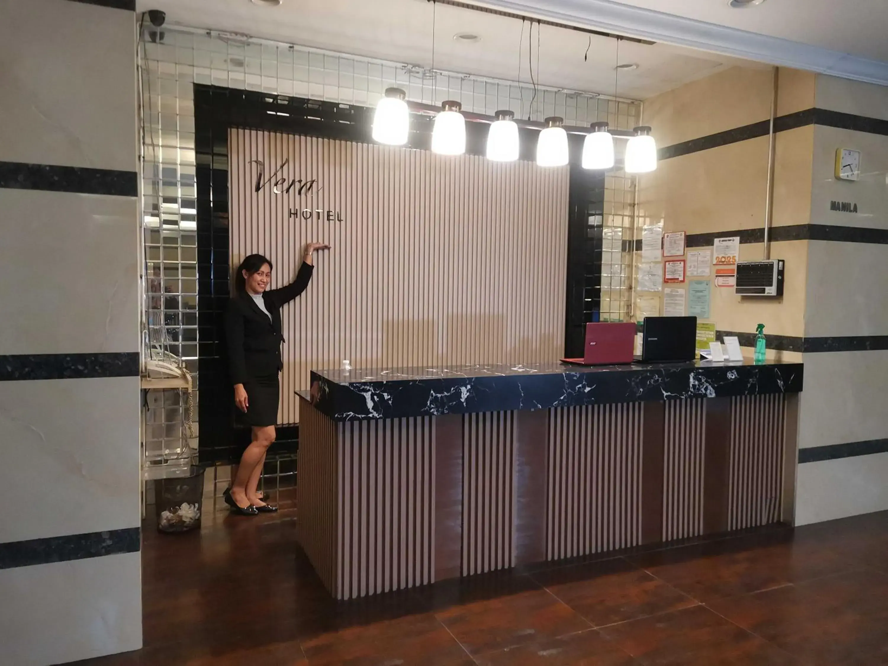 Lobby or reception in Townhouse Oak Vera Hotel Near Clark International Airport Lobby or reception in Townhouse Oak Vera Hotel Near Clark International Airport