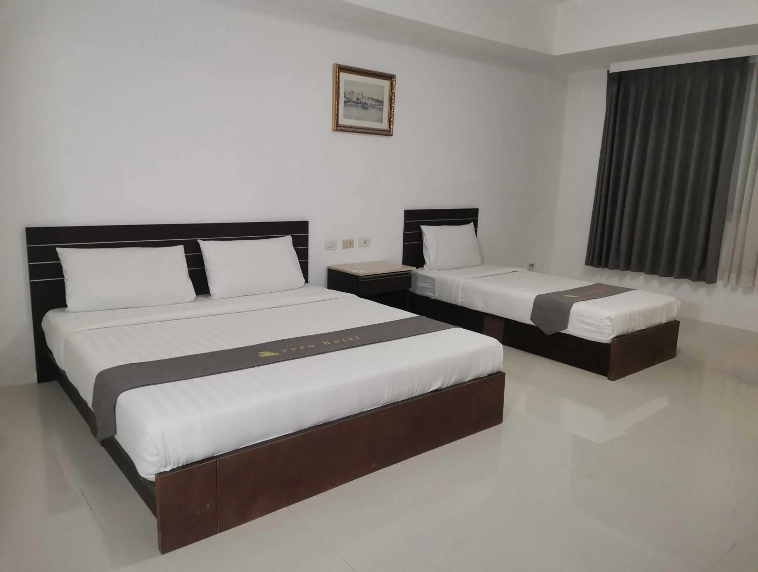 Photo of the whole room, Bed in Townhouse Oak Vera Hotel Near Clark International Airport