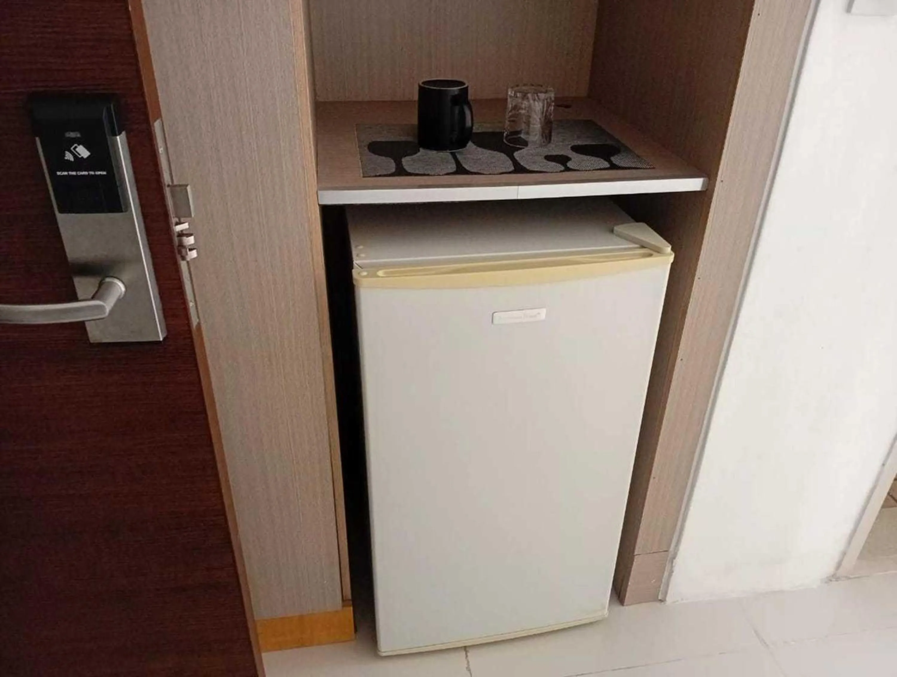 Kitchen or kitchenette in Townhouse Oak Vera Hotel Near Clark International Airport
