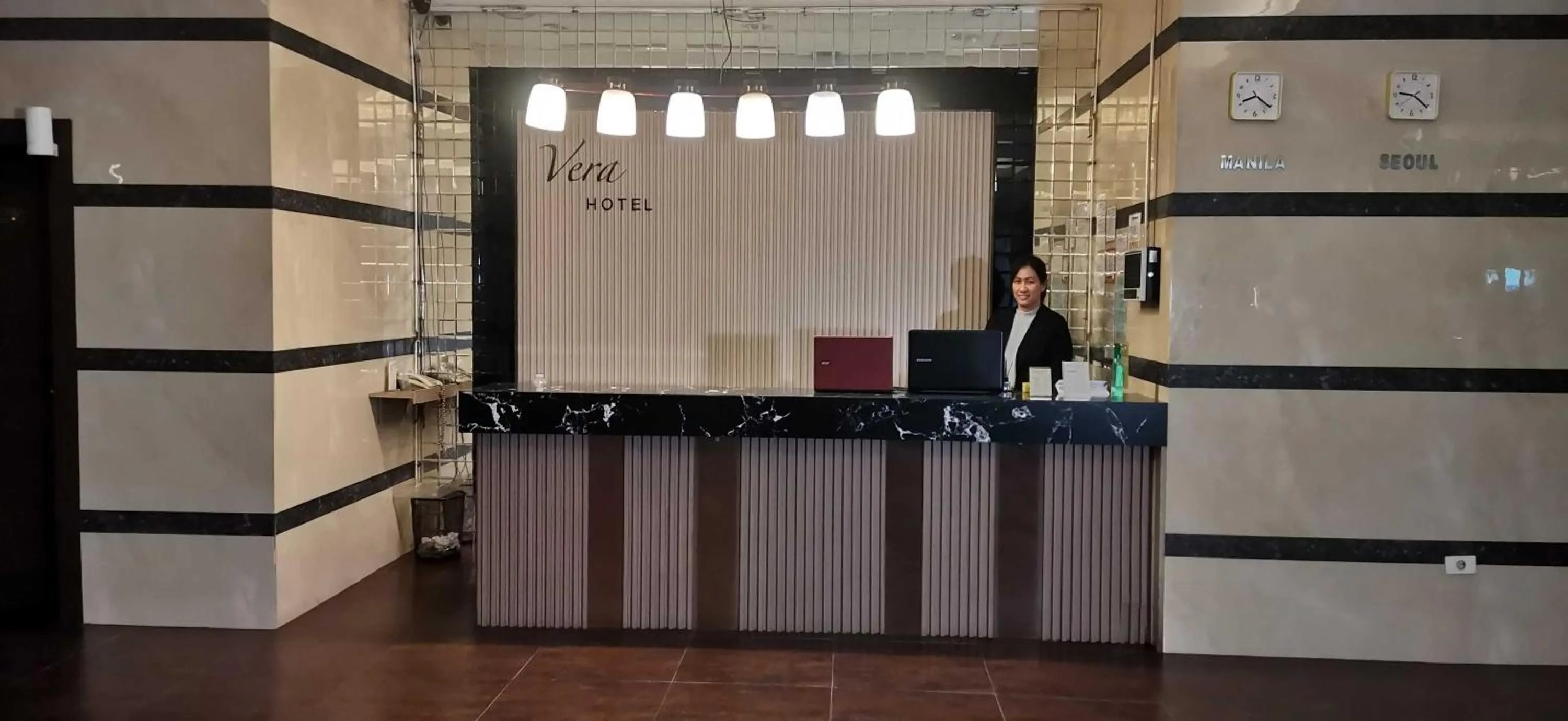 Lobby or reception in Townhouse Oak Vera Hotel Near Clark International Airport