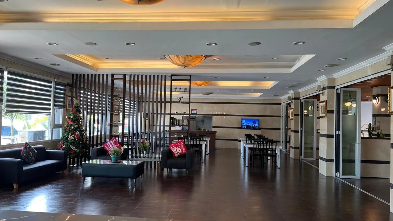 Restaurant/places to eat in Vera Hotel