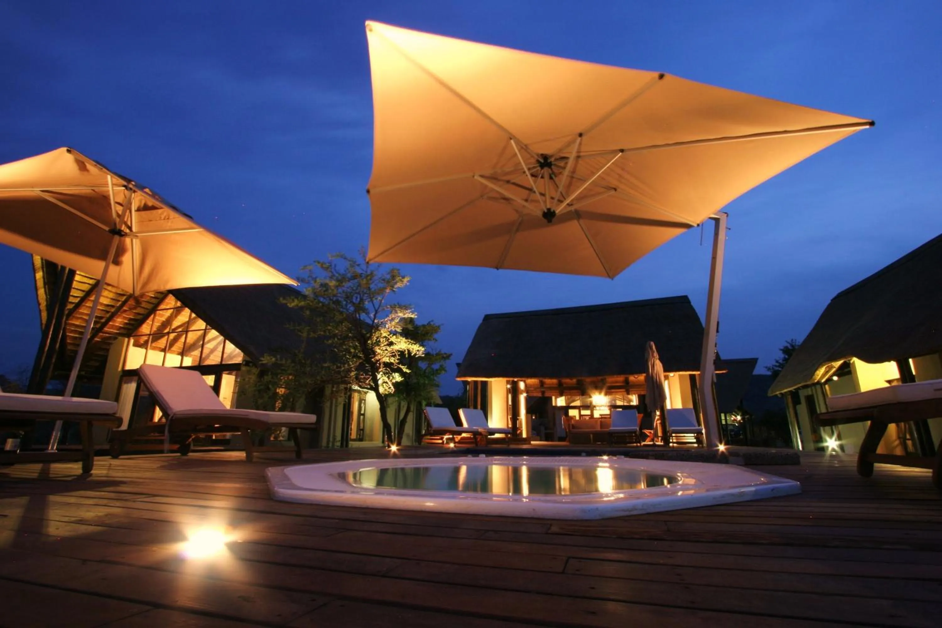 Buffalo Thorn Lodge
