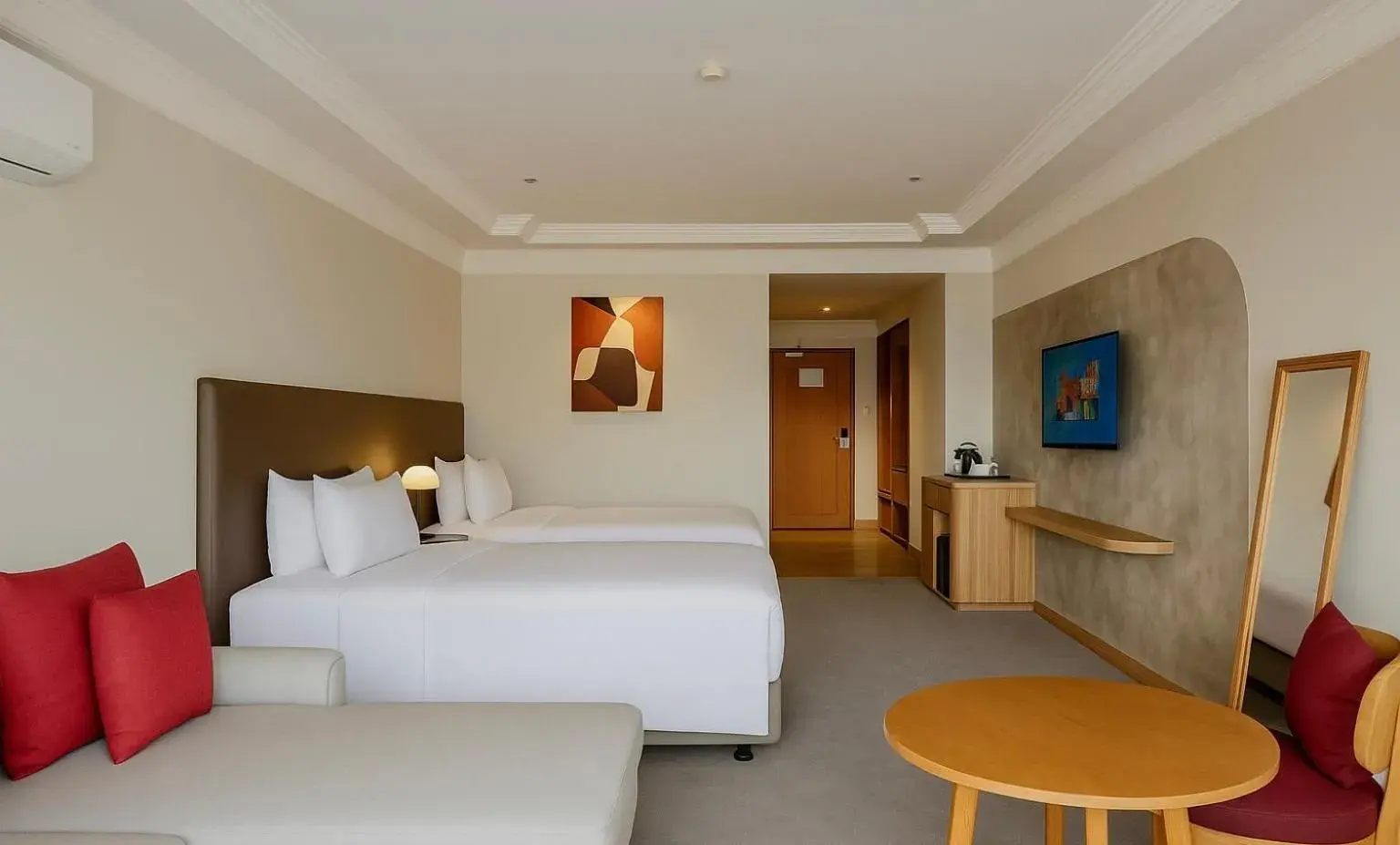 Deluxe Double or Twin Room with Balcony in Vermillion Hotel Deluxe Double or Twin Room with Balcony in Vermillion Hotel
