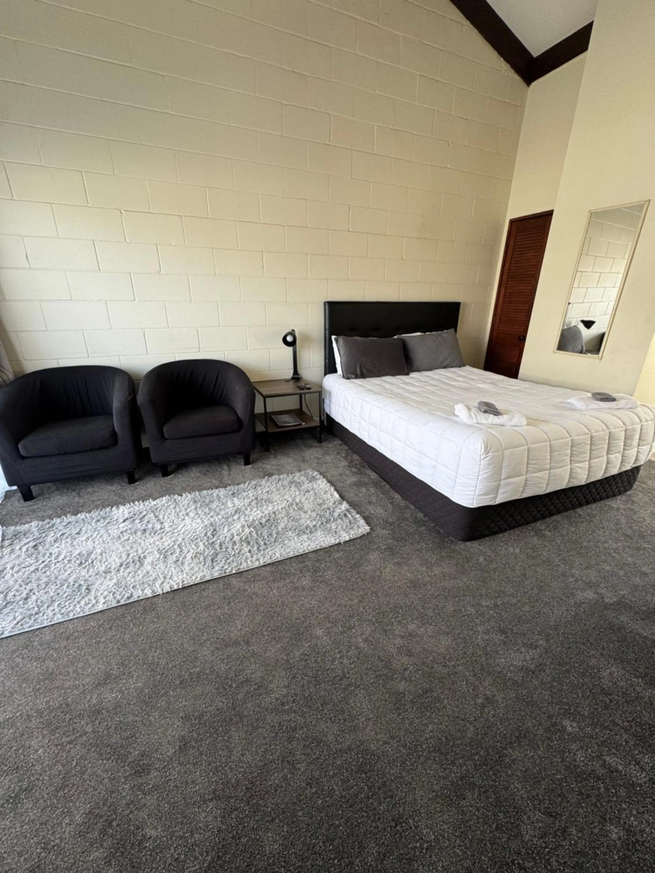 Fountain Court Motel