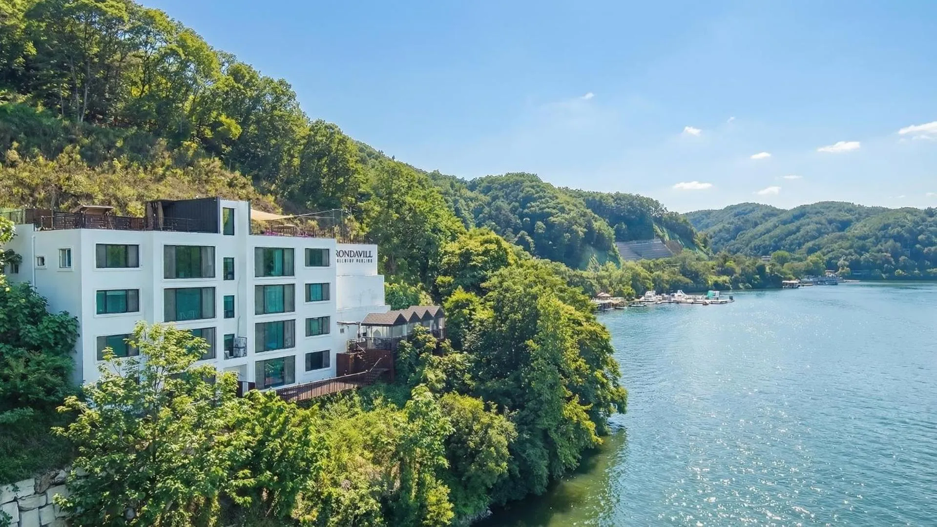 Property building in Gapyeong Rondavill Pension