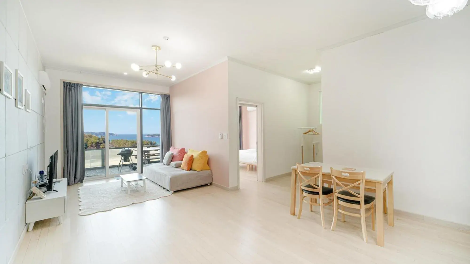 Property building in Yangyang In Memory Pension Property building in Yangyang In Memory Pension