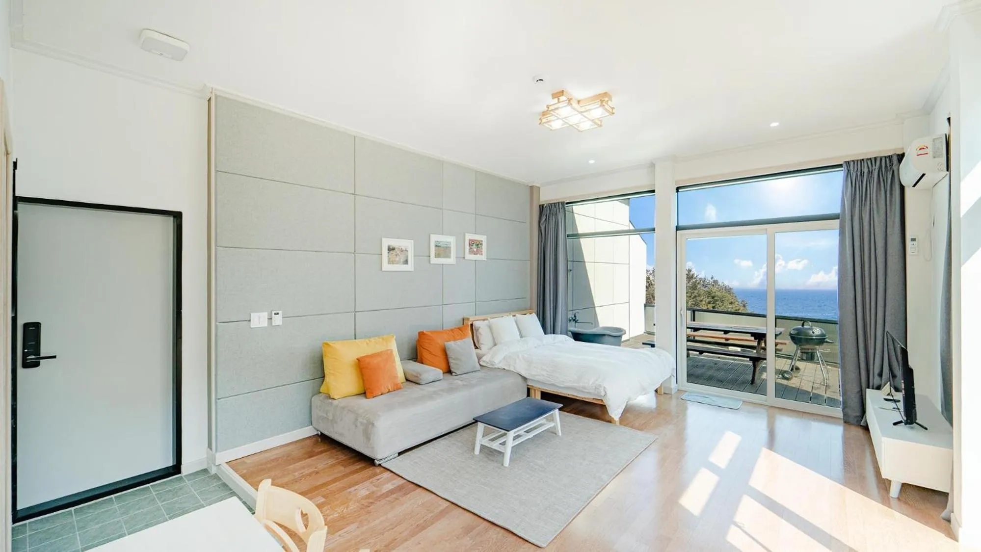 Property building, Bed in Yangyang In Memory Pension