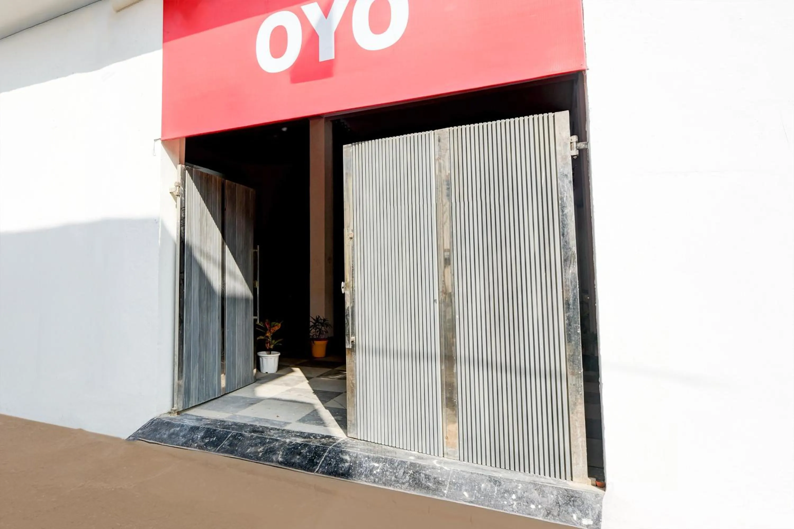 Facade/entrance in Hotel O Mansha Residency