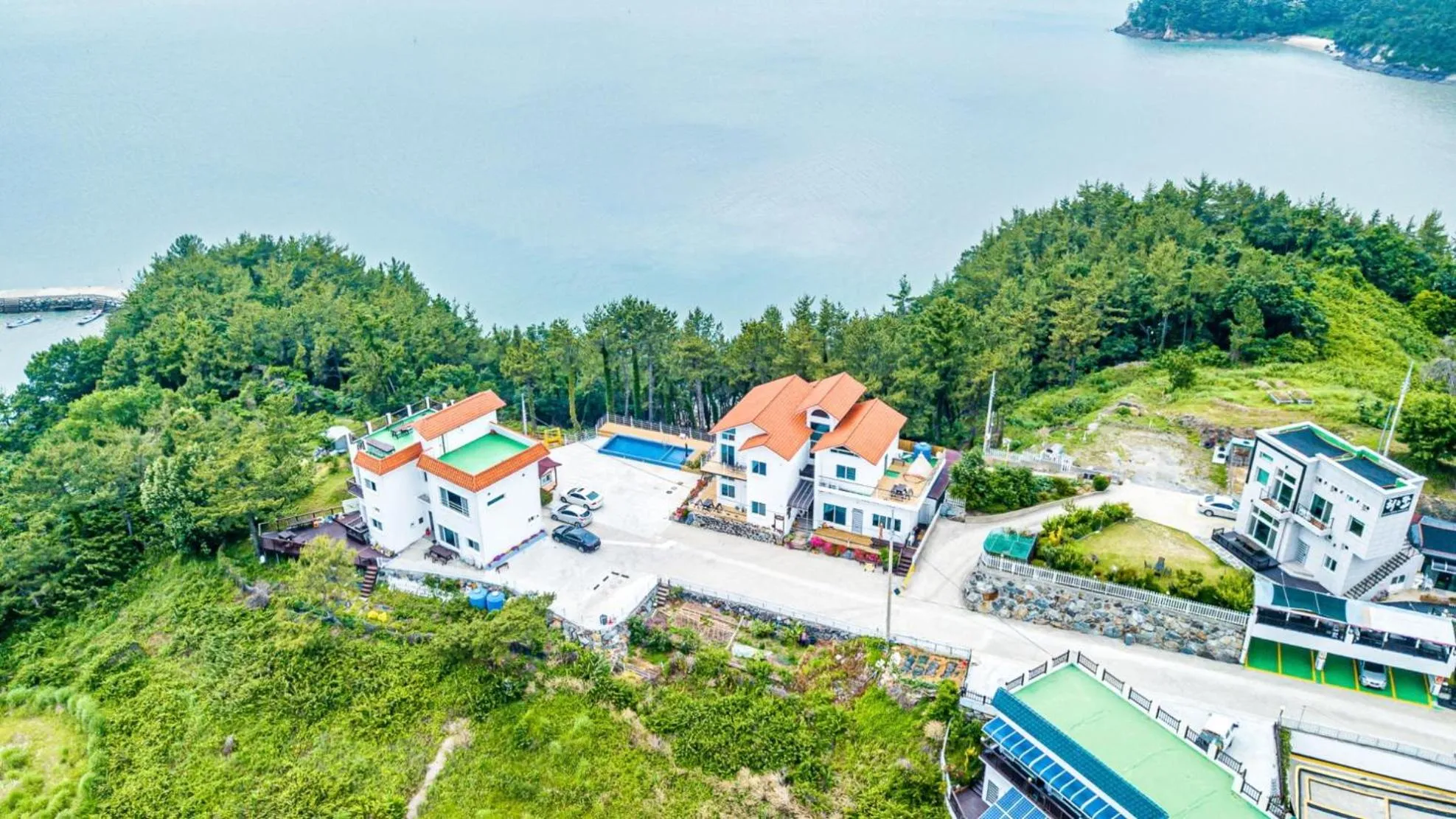 Property building in Yeosu Sky Pension