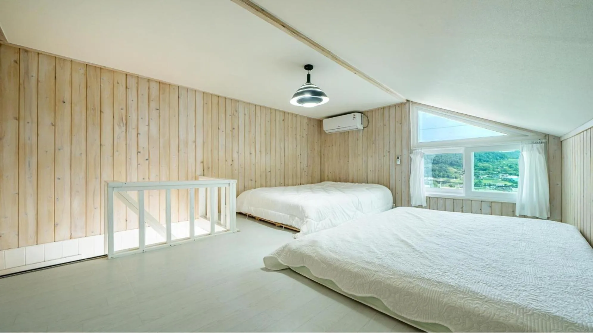 Property building, Bed in Yeosu Sky Pension