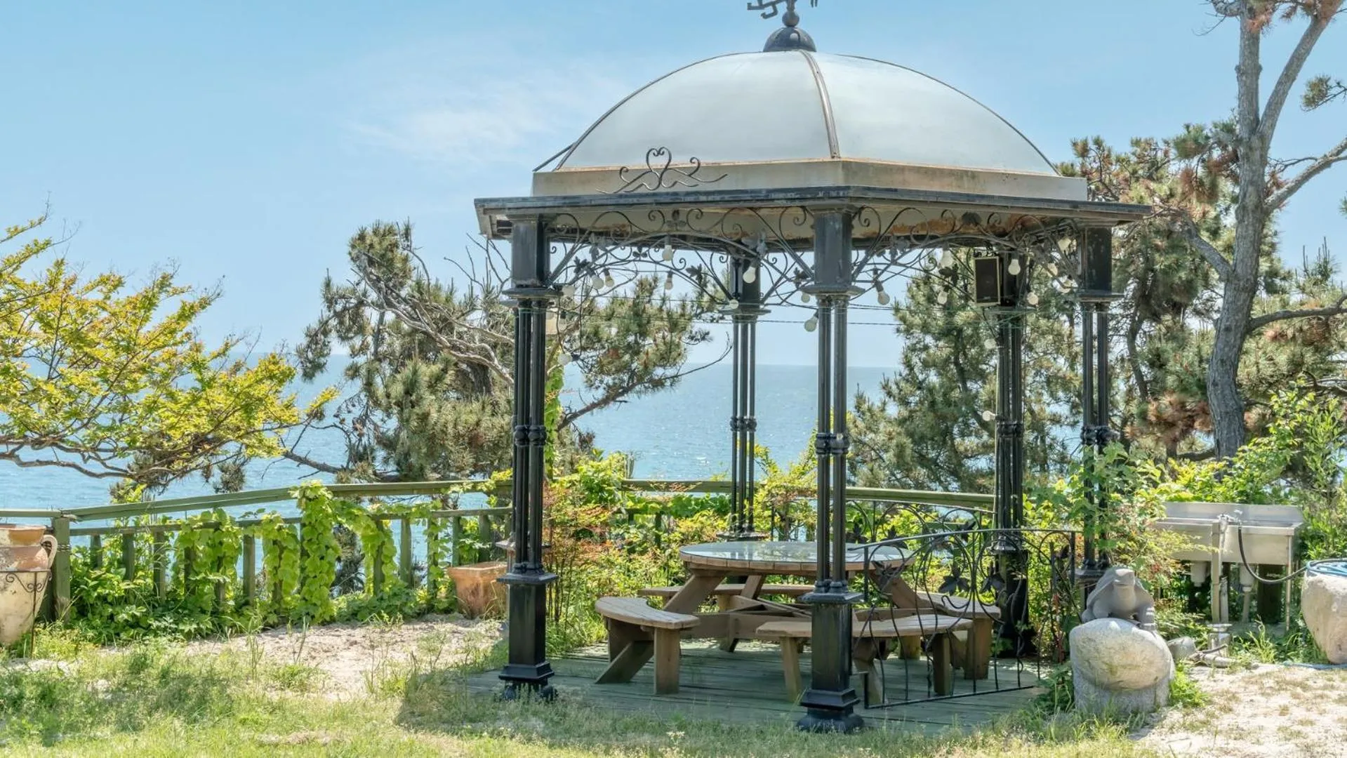 Property building in gyeongju blue21 poolvilla pension