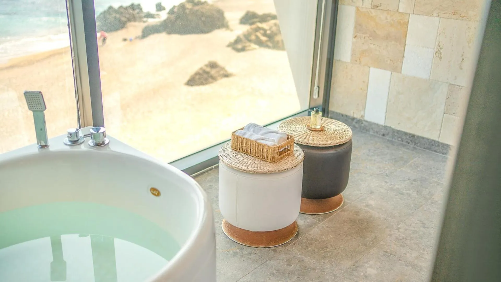 Photo of the whole room in gyeongju blue21 poolvilla pension