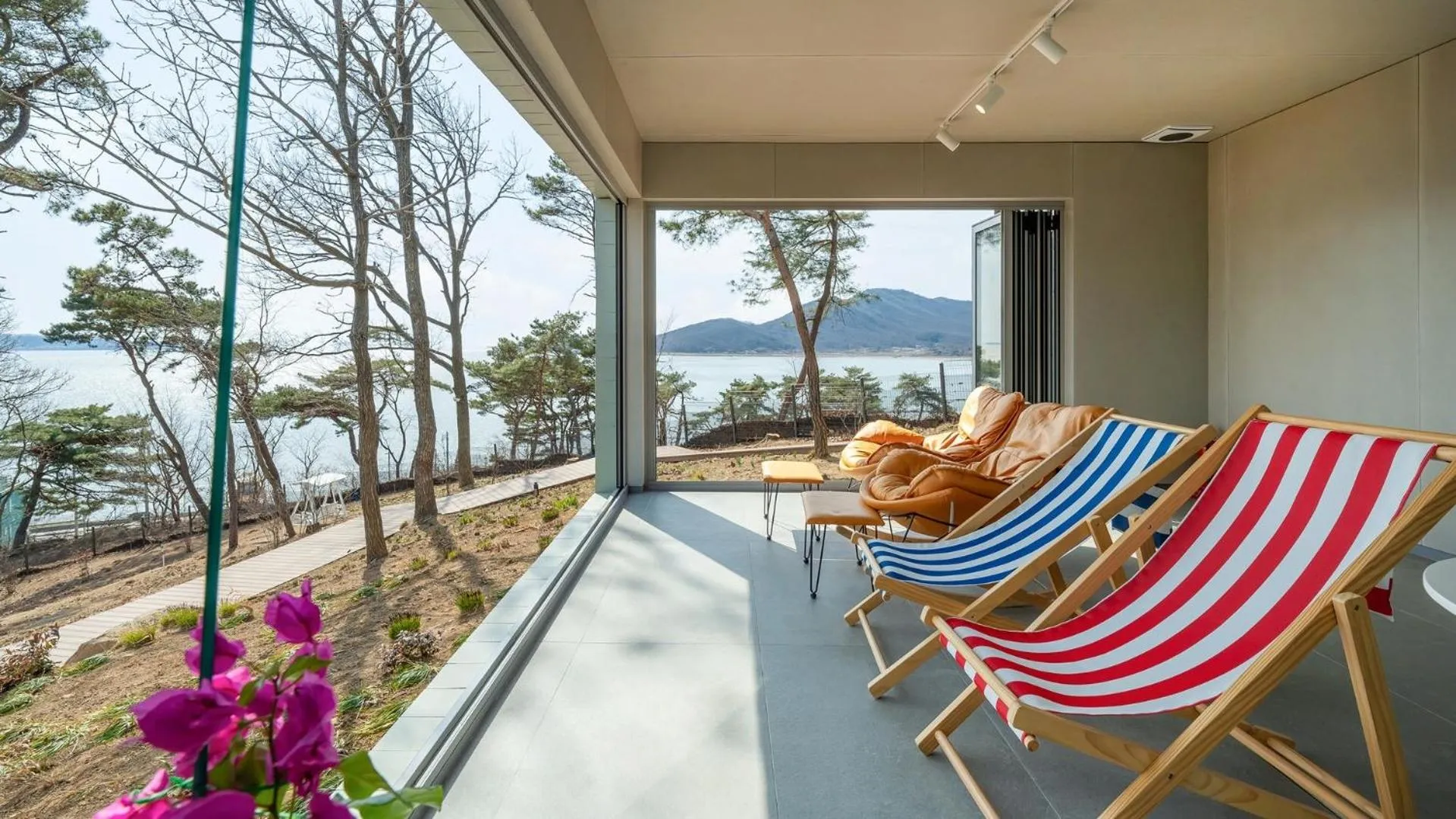 Property building in Ganghwado Lafamilia Pension