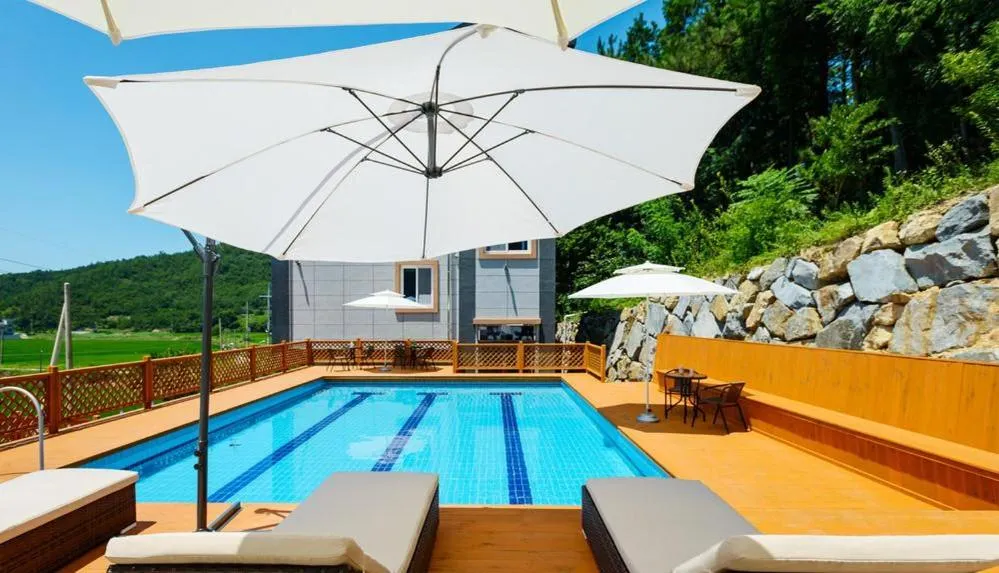 Property building in Yeosu Sora Noeul Pension