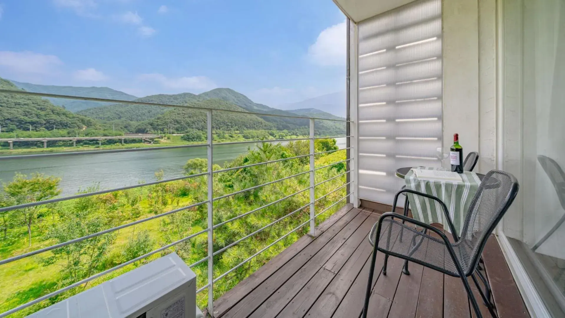 Property building in Gapyeong Rowa River view Pension Property building in Gapyeong Rowa River view Pension