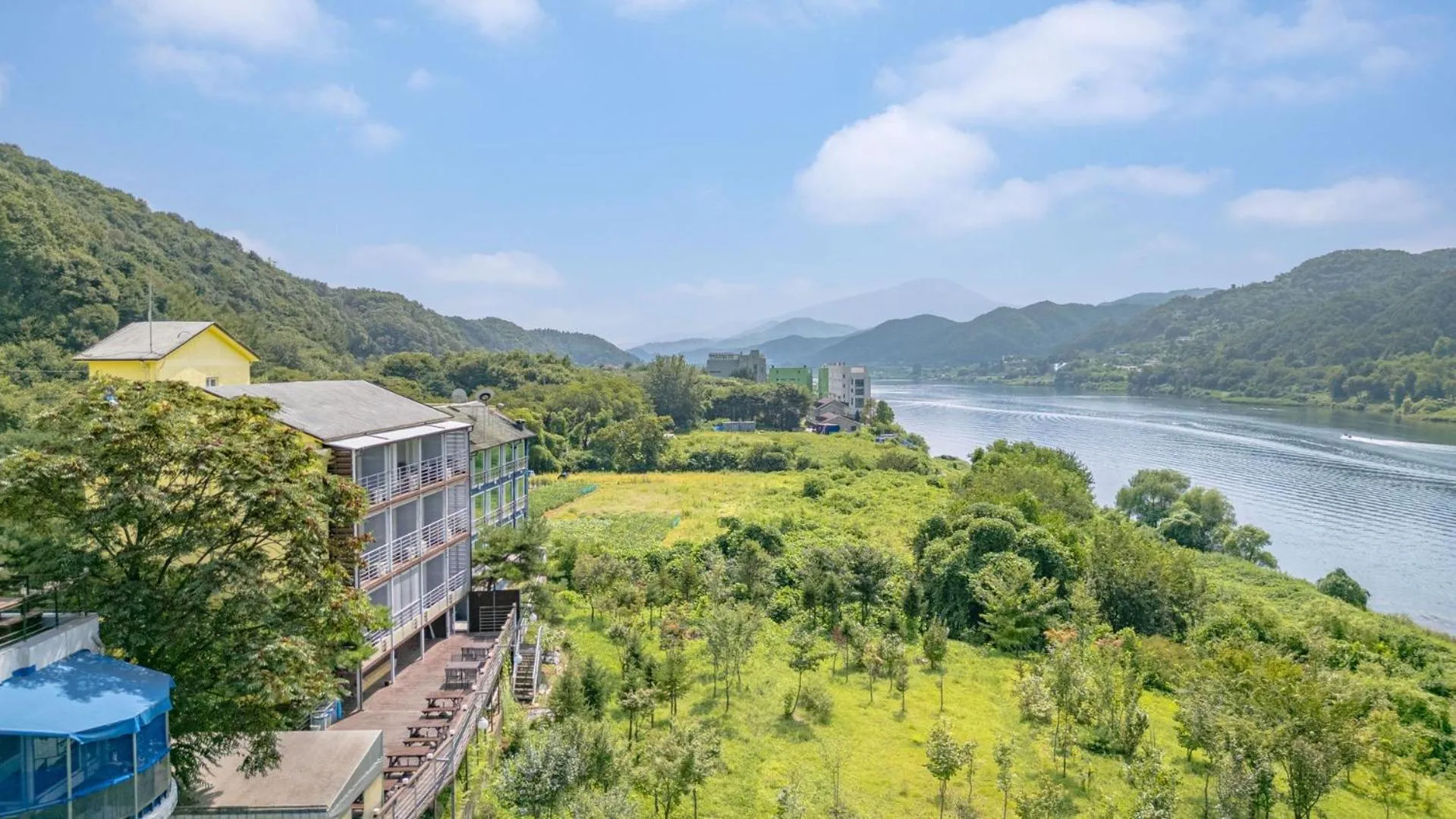 Property building in Gapyeong Rowa River view Pension